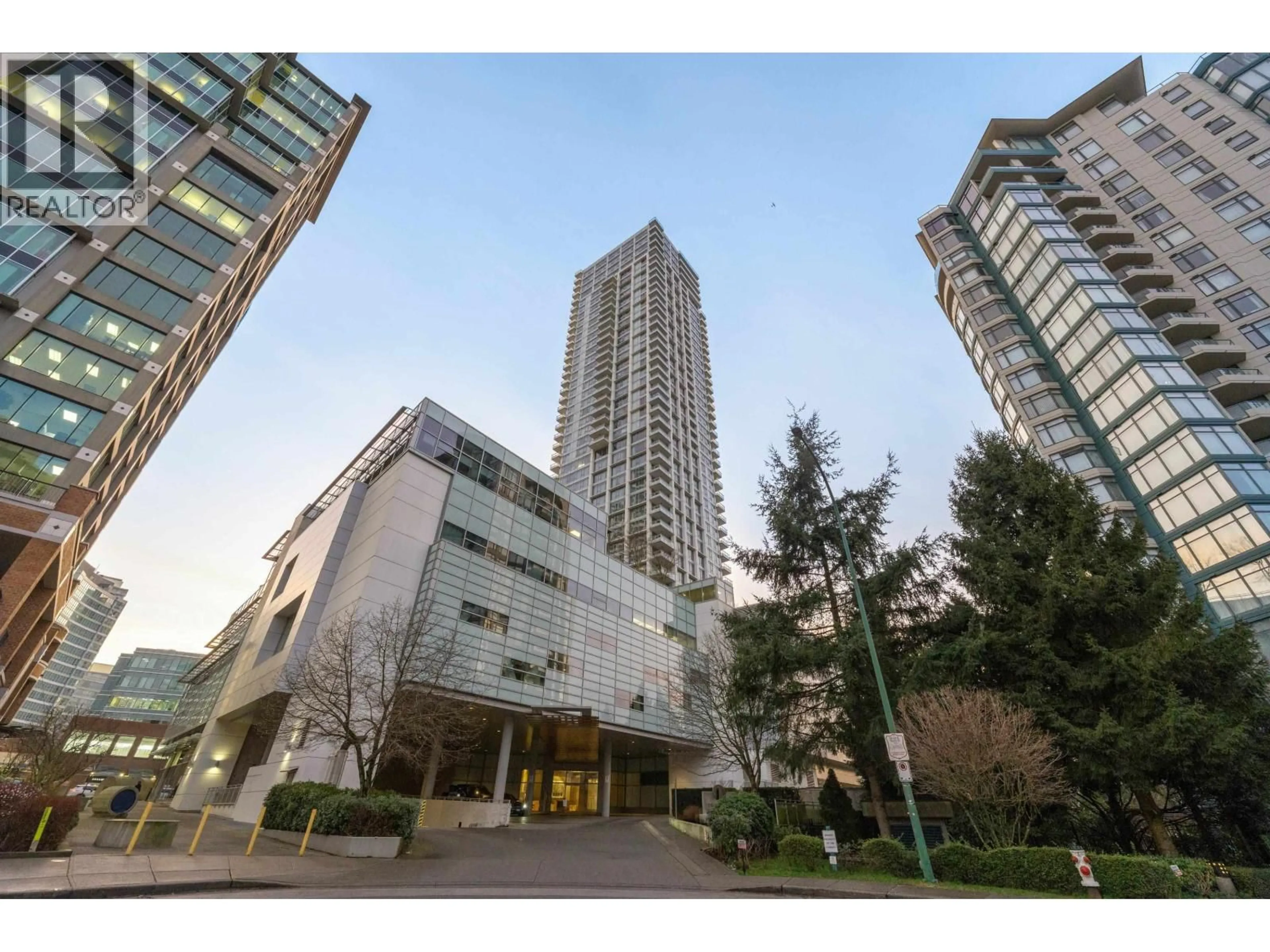 Indoor foyer for 3106 - 4508 HAZEL STREET, Burnaby British Columbia V5H0E4