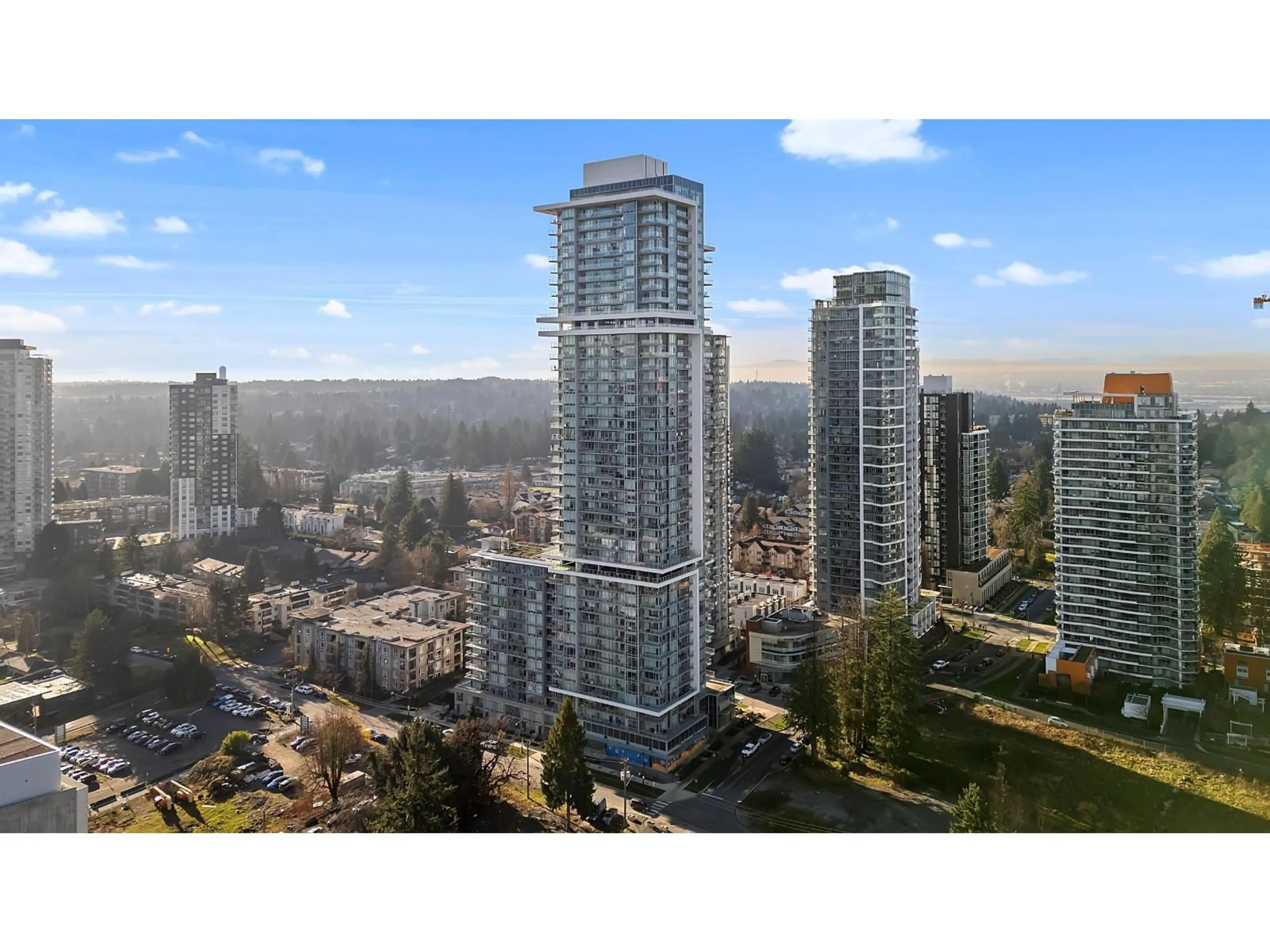 A pic from outside/outdoor area/front of a property/back of a property/a pic from drone, city buildings view from balcony for 2004 - 13350 CENTRAL AVENUE, Surrey British Columbia V3T0S1