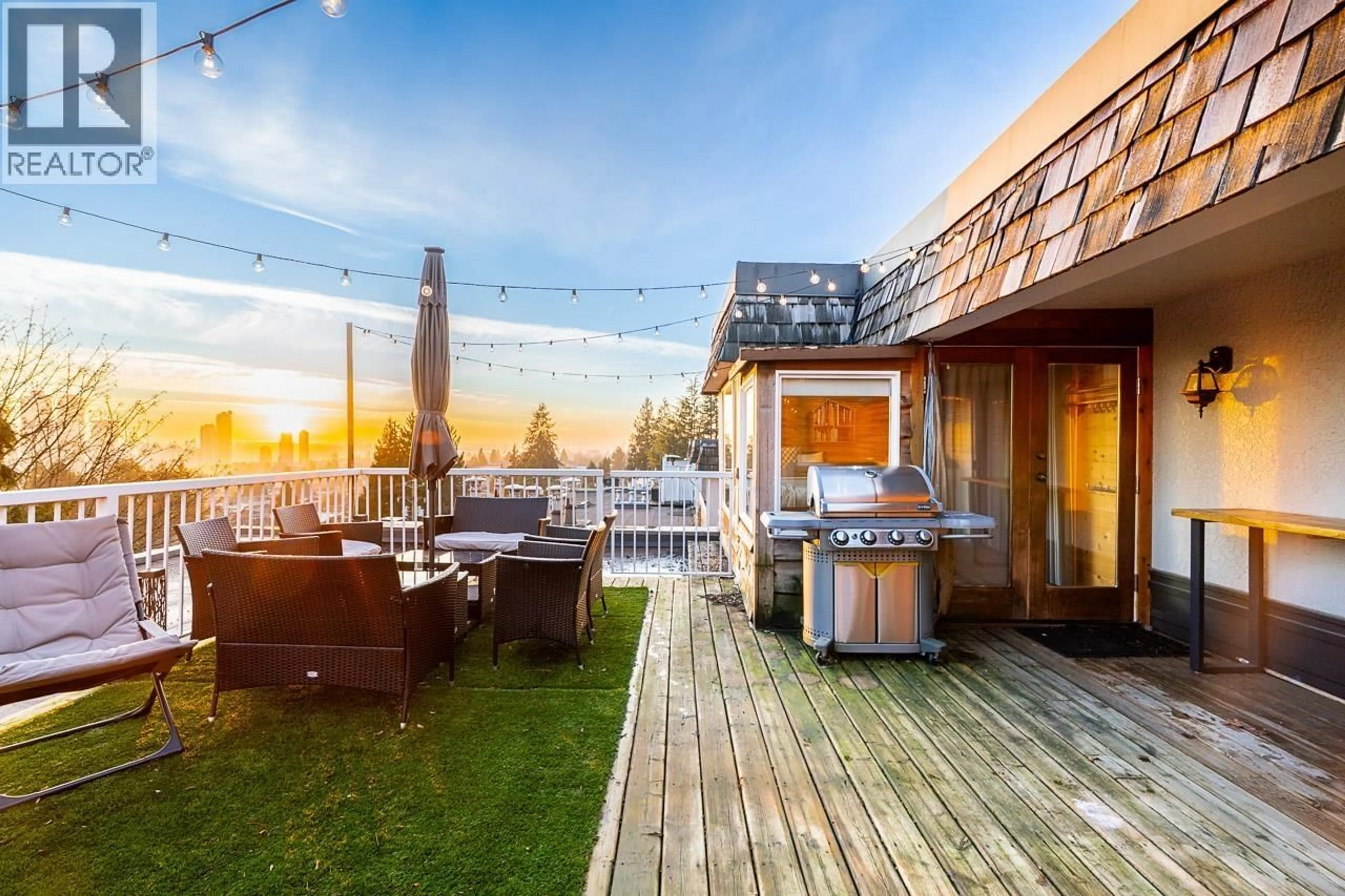 Patio, water/lake/river/ocean view for 401 - 5340 HASTINGS STREET, Burnaby British Columbia V5B1R1