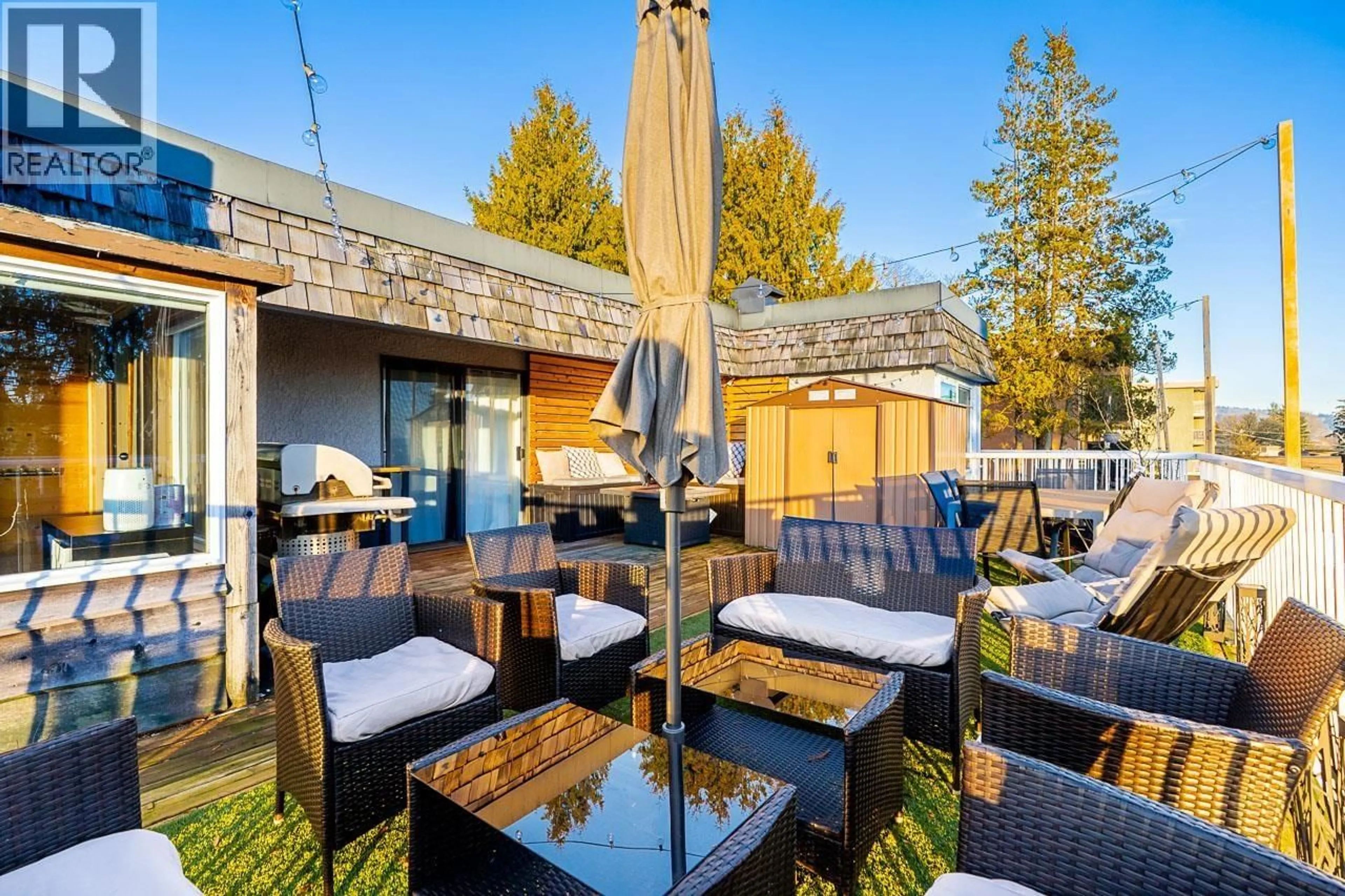 Patio, unknown for 401 - 5340 HASTINGS STREET, Burnaby British Columbia V5B1R1