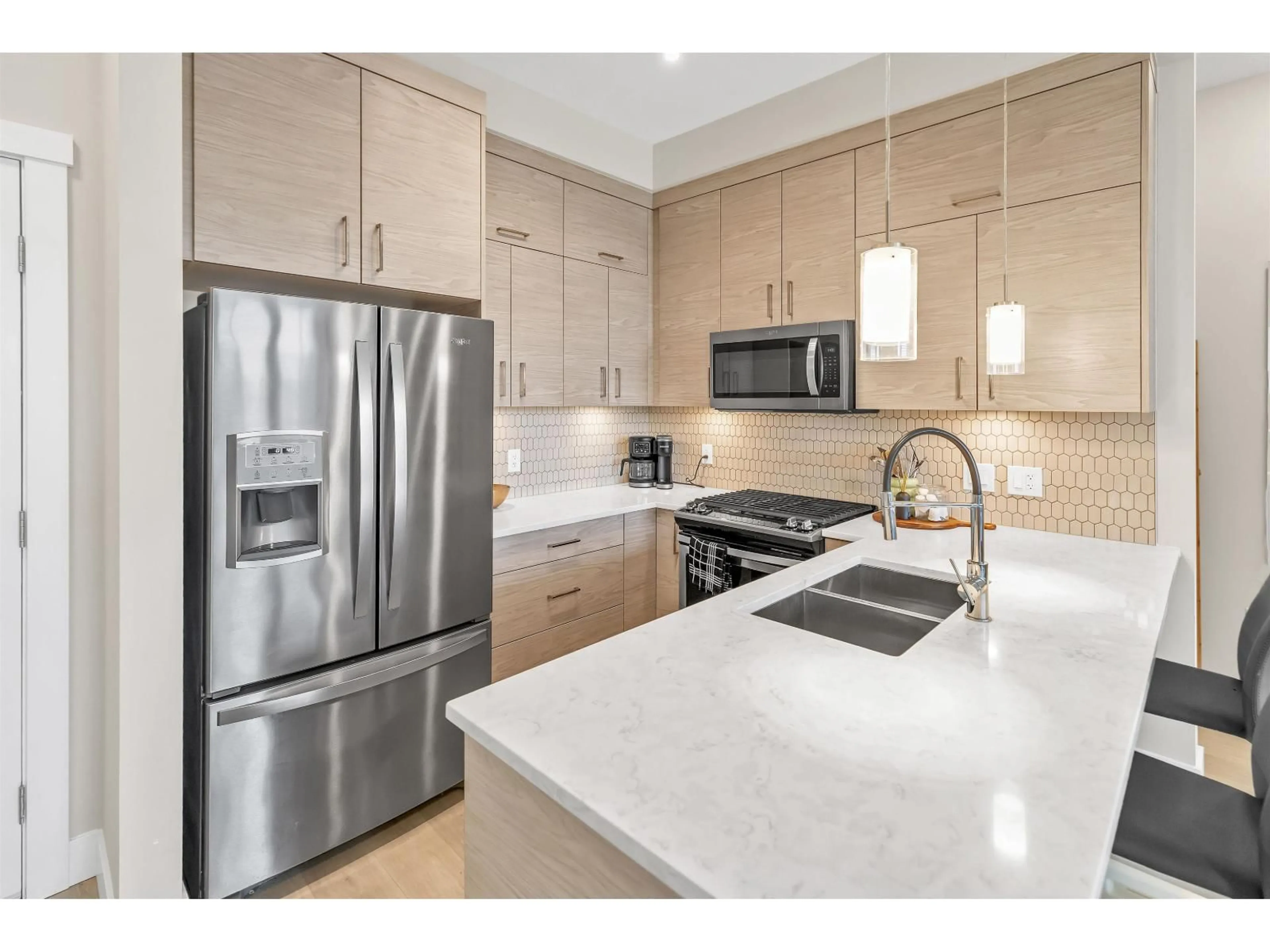 Unknown for 408 - 2120 GLADWIN ROAD, Abbotsford British Columbia V2S0L7