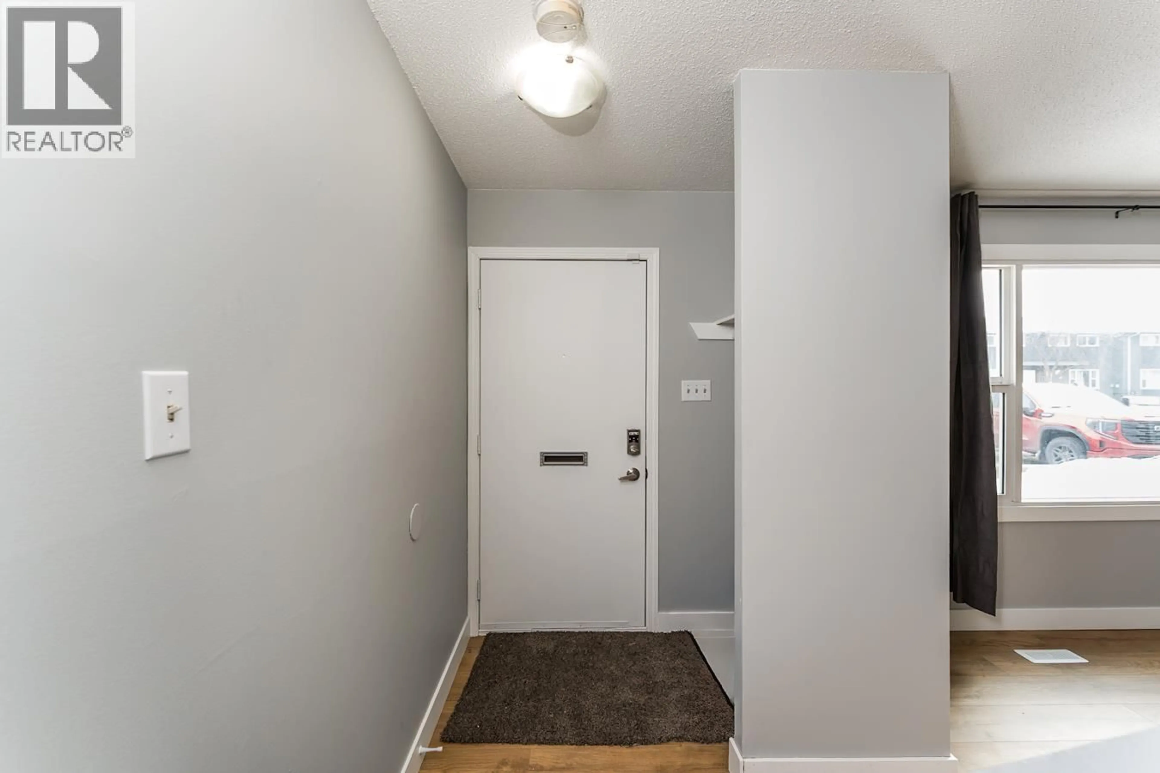 Indoor entryway for F53 - 1900 STRATHCONA AVENUE, Prince George British Columbia V2L2V9