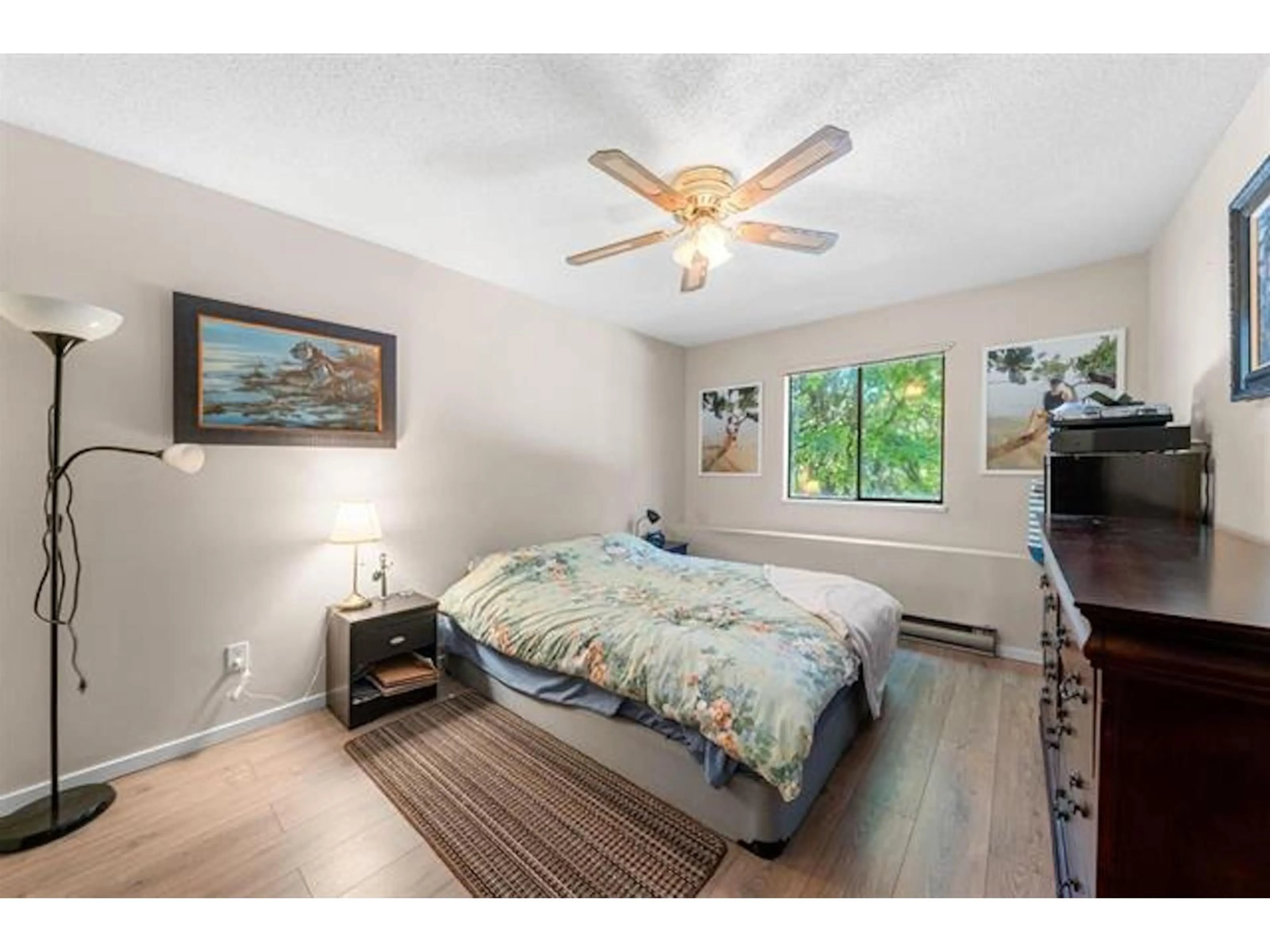 Bedroom with bed, unknown for 113 - 9952 149 STREET, Surrey British Columbia V3R7W7