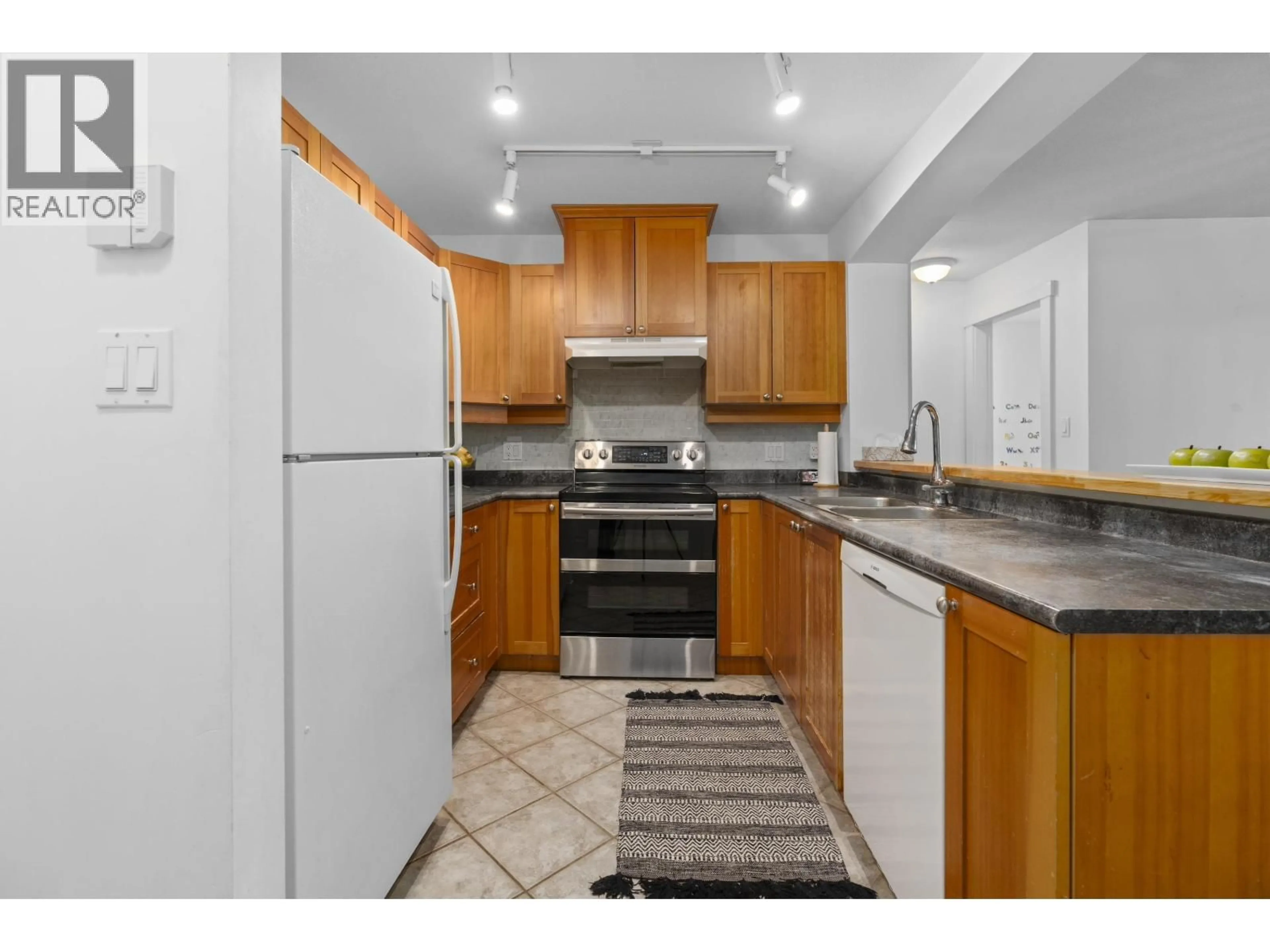 Standard kitchen, unknown for 212 - 1432 PARKWAY BOULEVARD, Coquitlam British Columbia V3E3L9