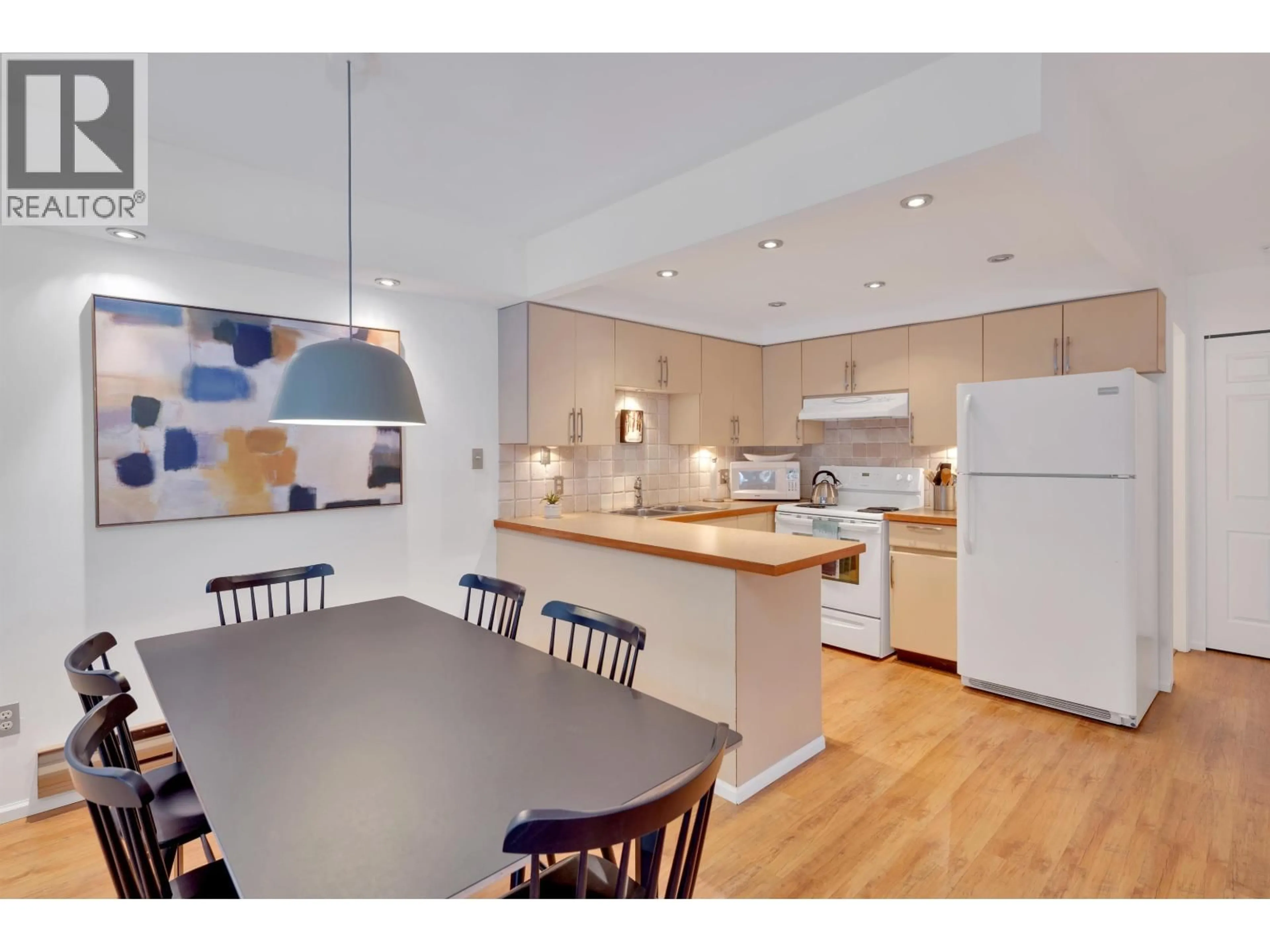 Open concept kitchen, wood/laminate floor for 9 - 4701 GLACIER DRIVE, Whistler British Columbia V0N1B4