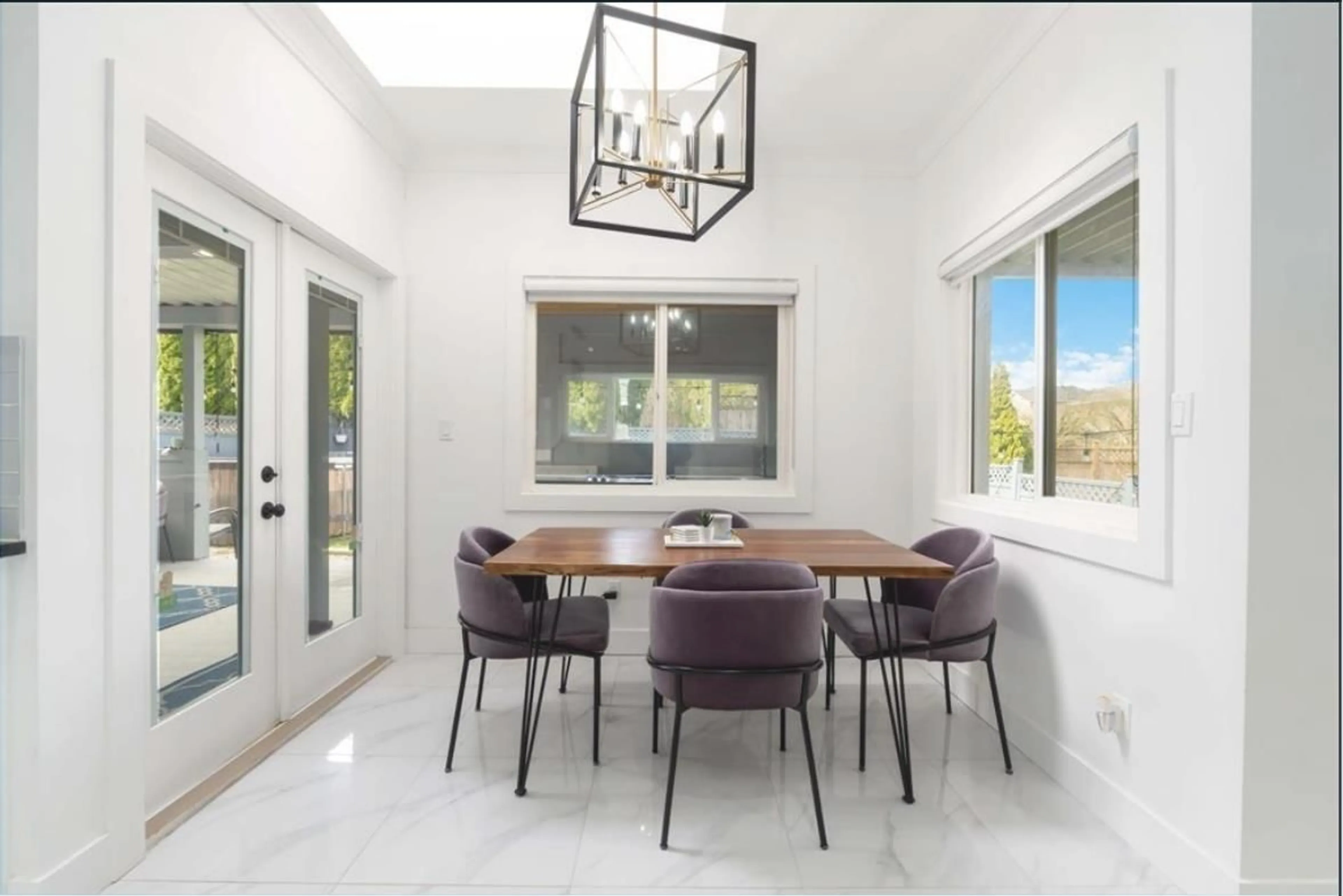 Dining room, ceramic/tile floor for 8521 168 ST STREET, Surrey British Columbia V4N5A6