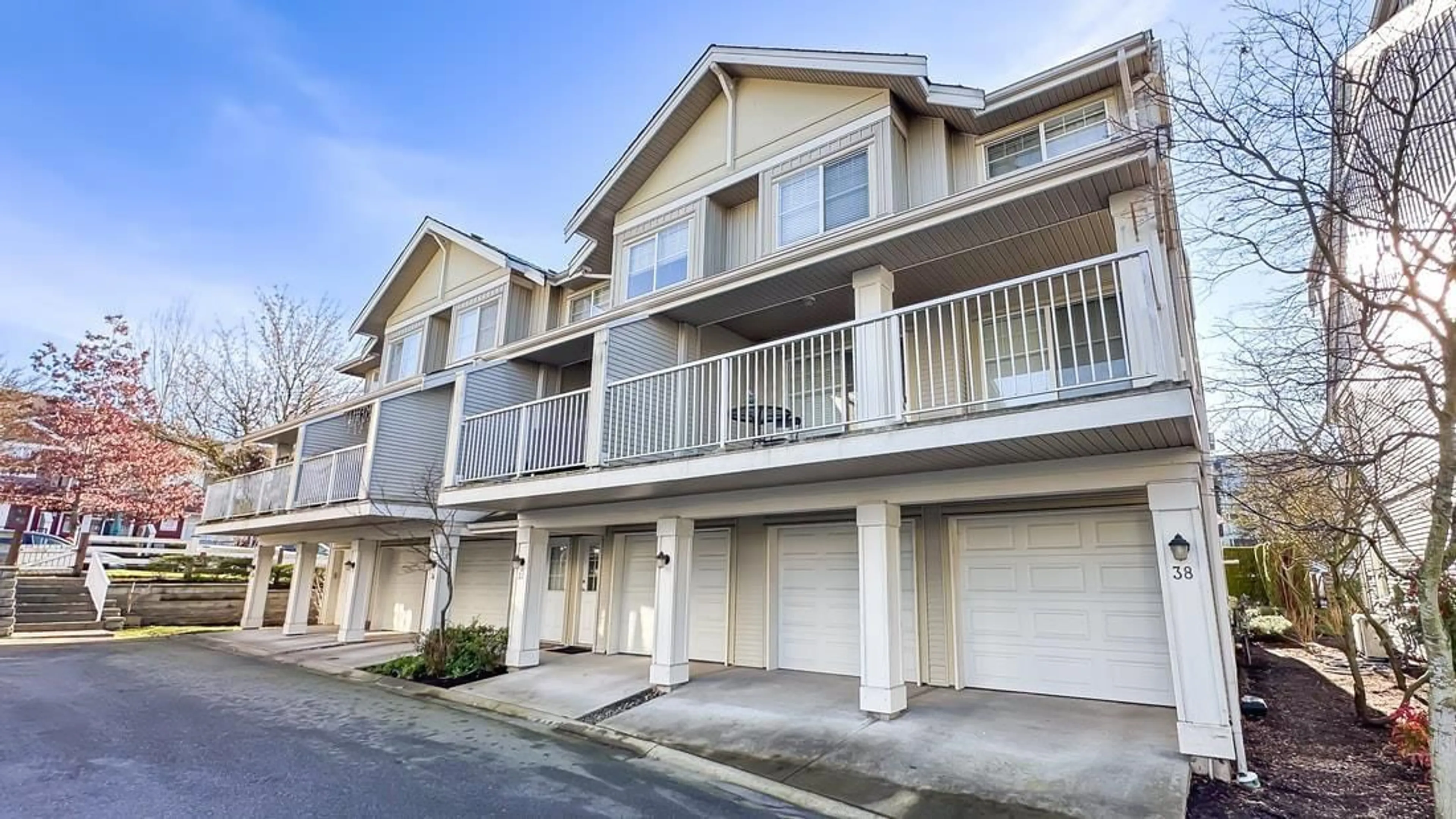 Patio, street for 38 - 6568 193B STREET, Surrey British Columbia V4N5S2