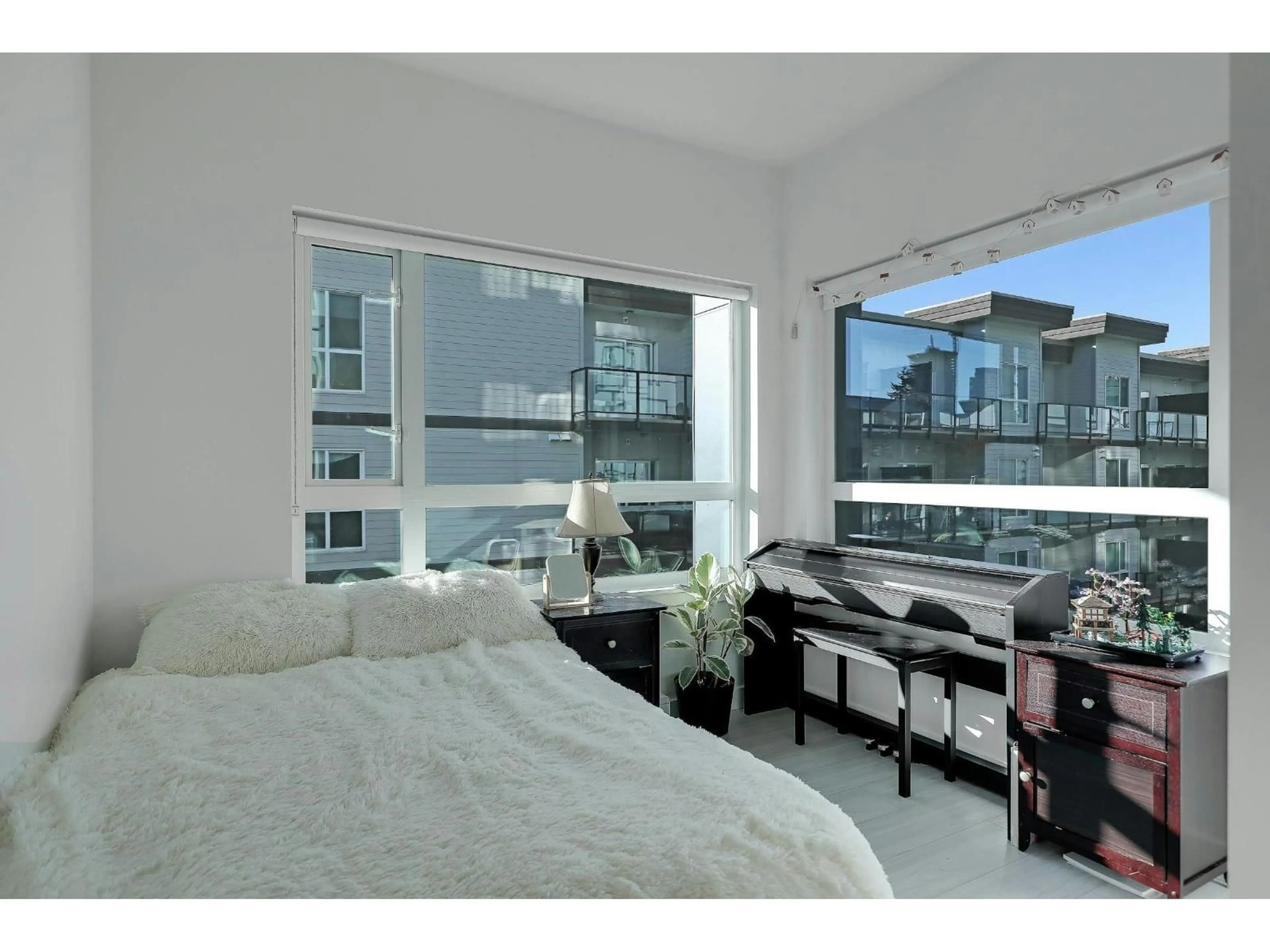 A pic of a room for 309 - 10777 138 STREET, Surrey British Columbia V3T0T5