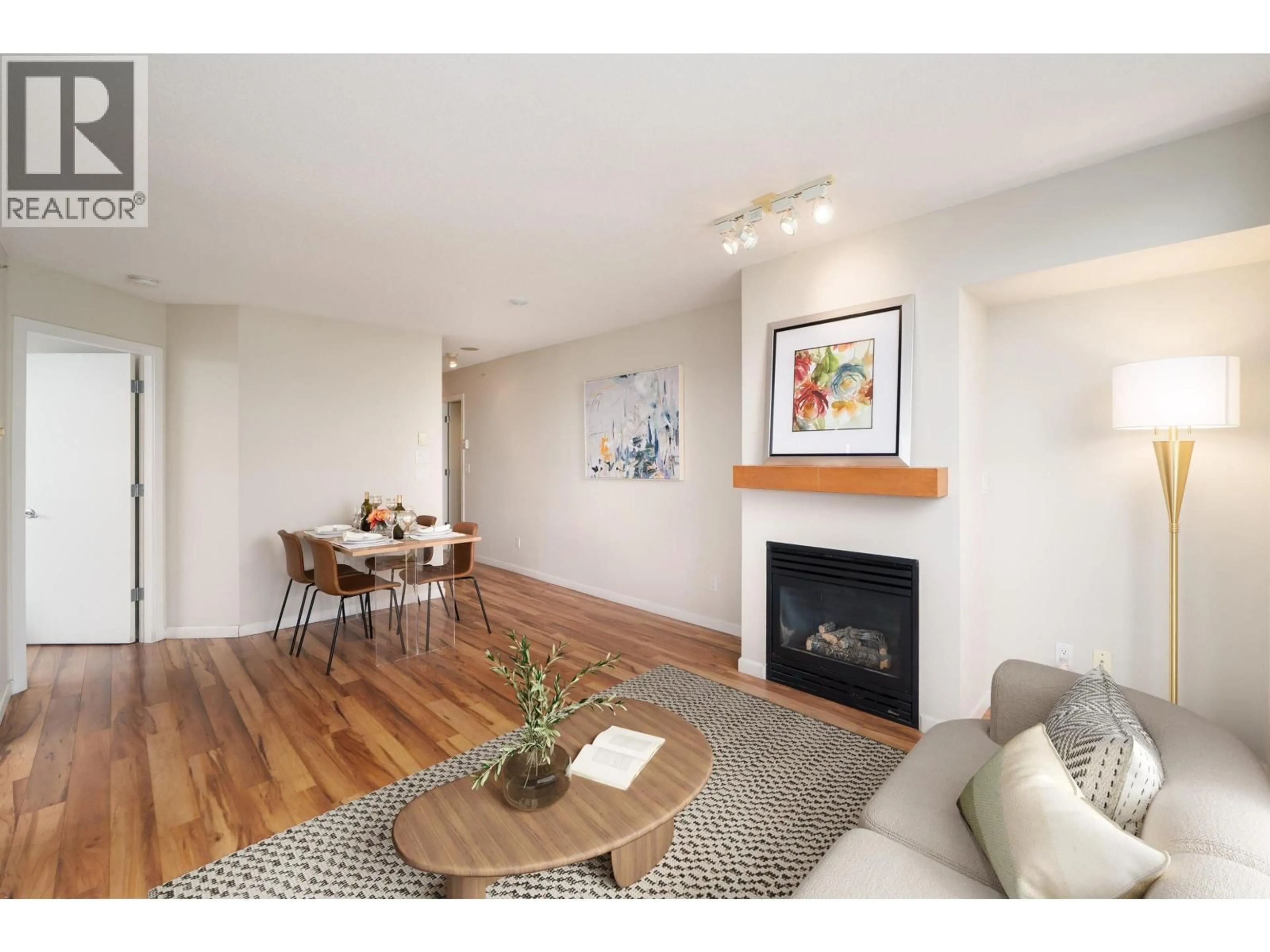 Living room with furniture, wood/laminate floor for 905 - 1316 11TH AVENUE, Vancouver British Columbia V6H4G8
