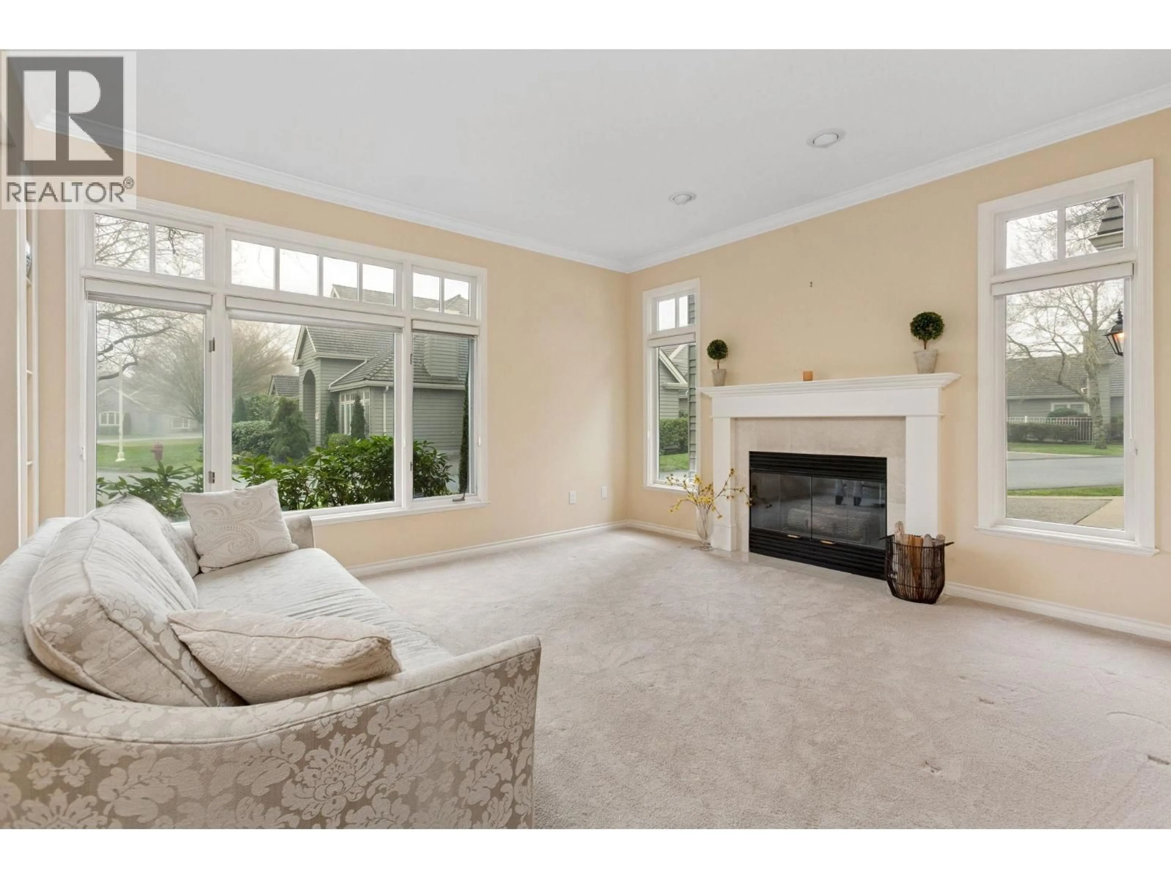 Living room with furniture, unknown for 125 - 6505 3 AVENUE, Delta British Columbia V4L2N1