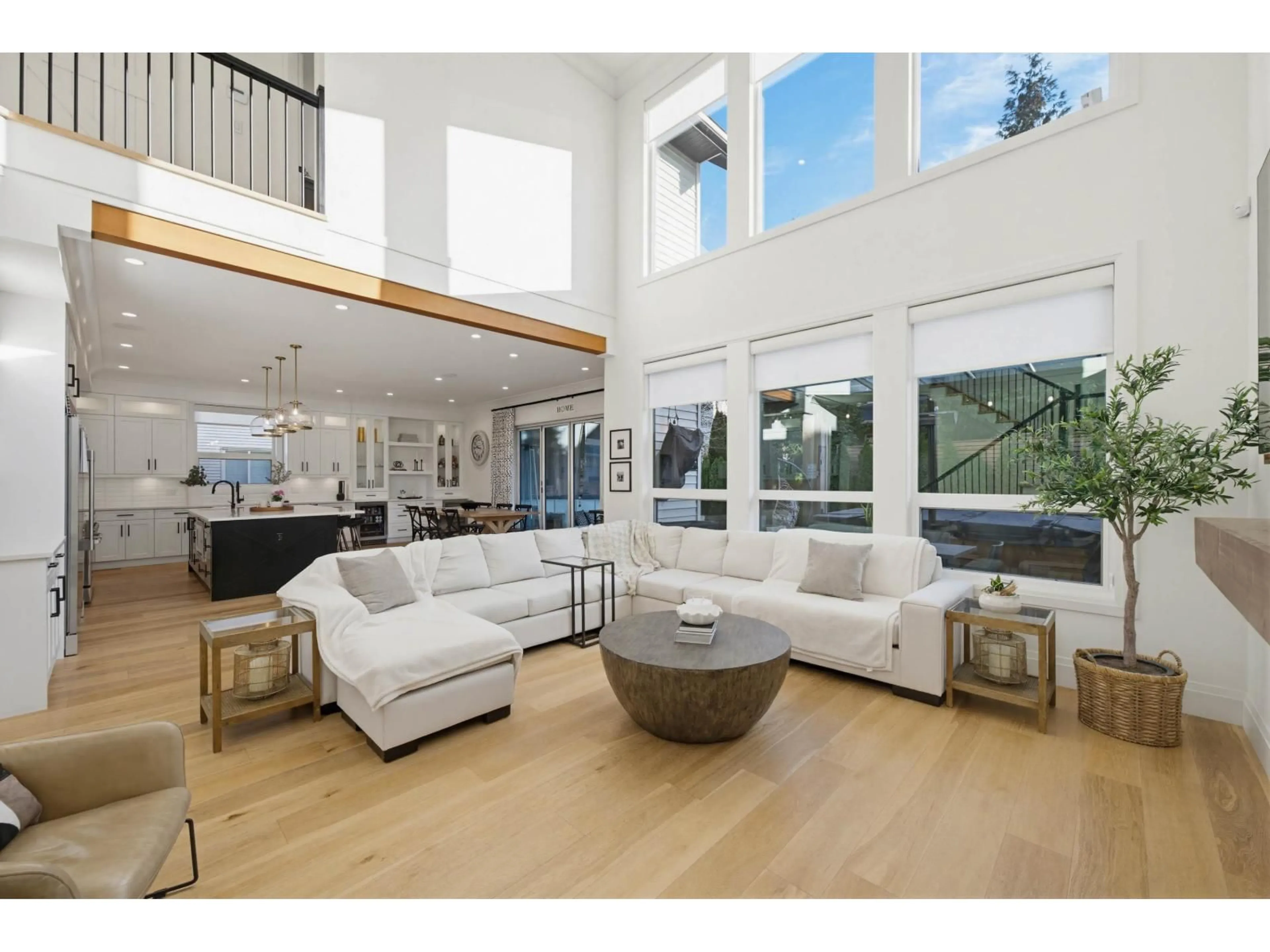 Living room with furniture, unknown for 21006 83B AVENUE, Langley British Columbia V2Y0C1