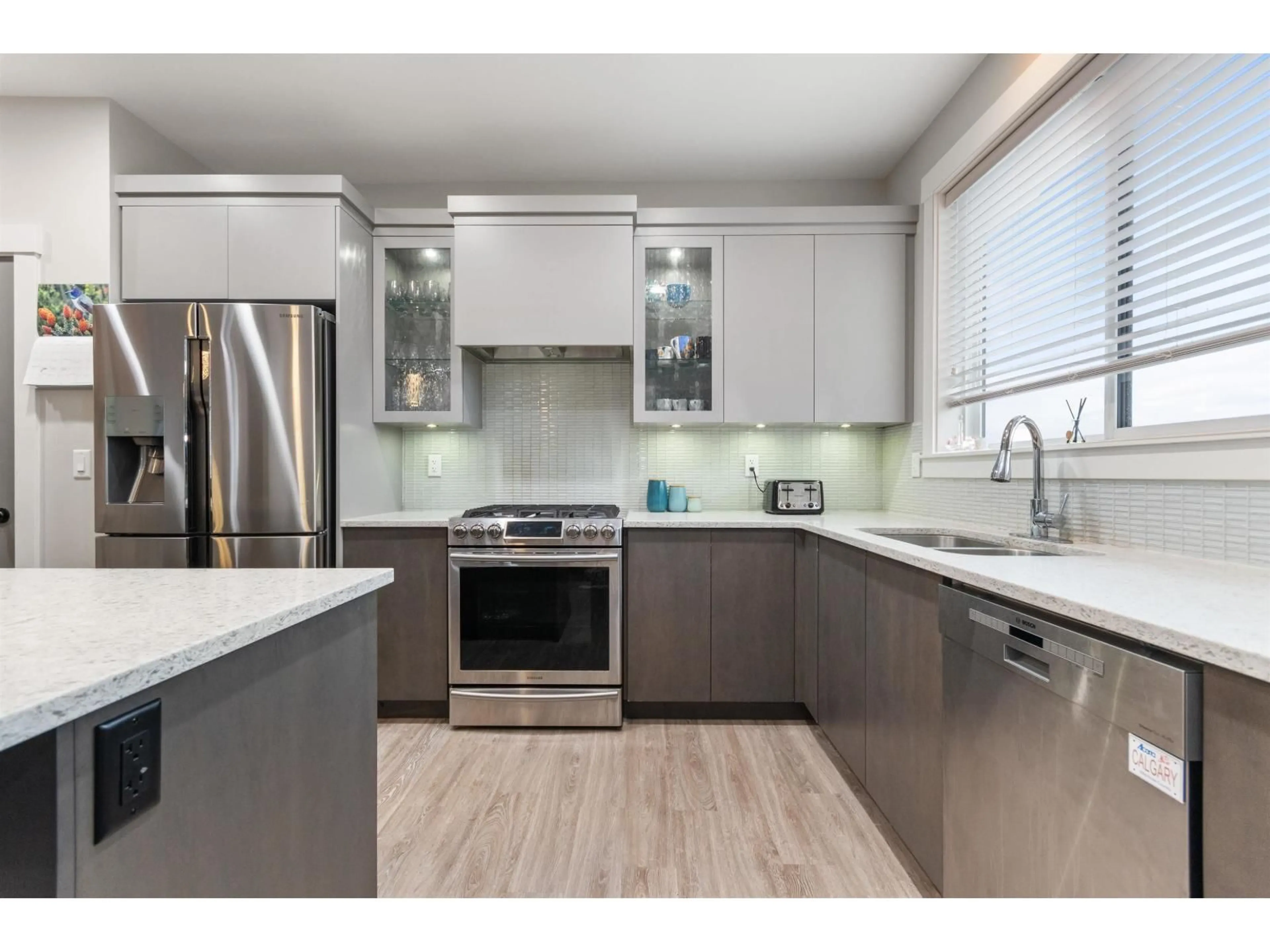 Open concept kitchen, unknown for 51074 ZANDER PLACE, Chilliwack British Columbia V4Z0C1