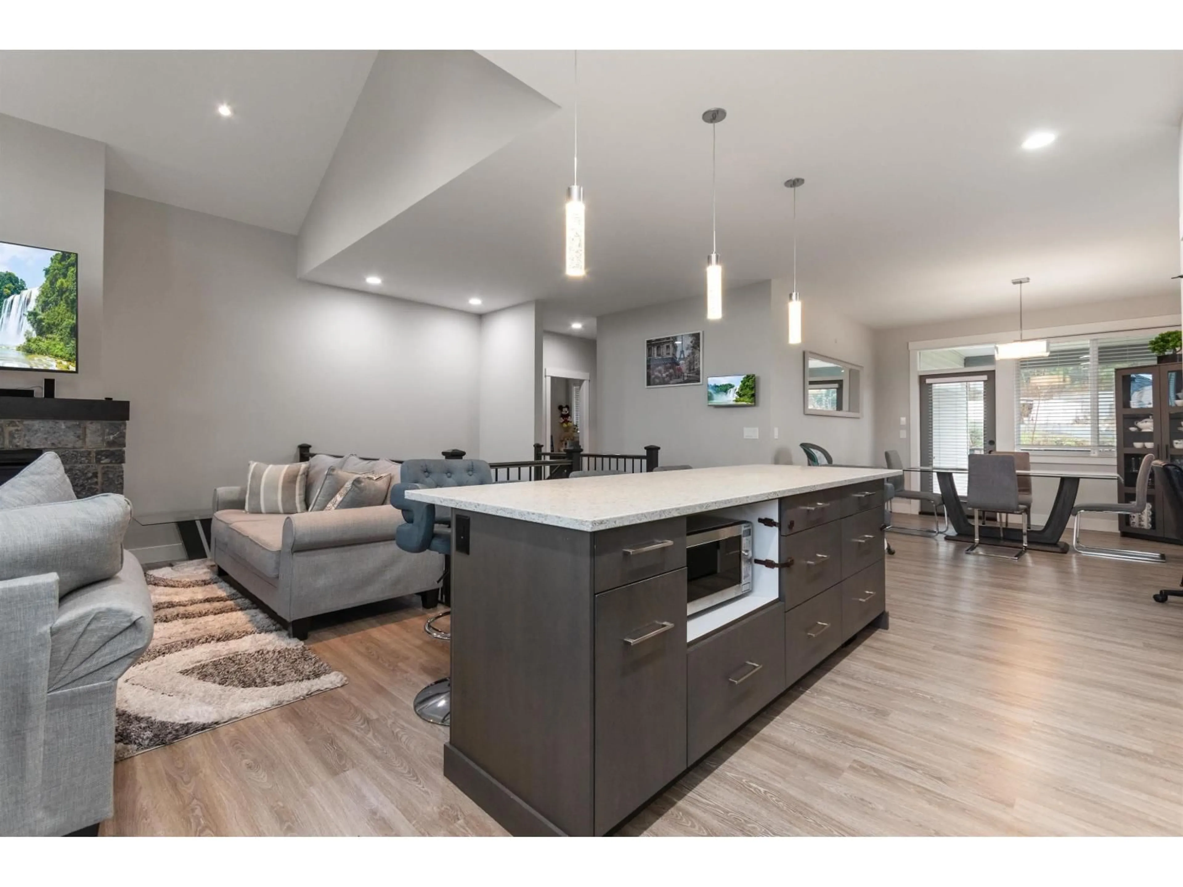 Open concept kitchen, unknown for 51074 ZANDER PLACE, Chilliwack British Columbia V4Z0C1