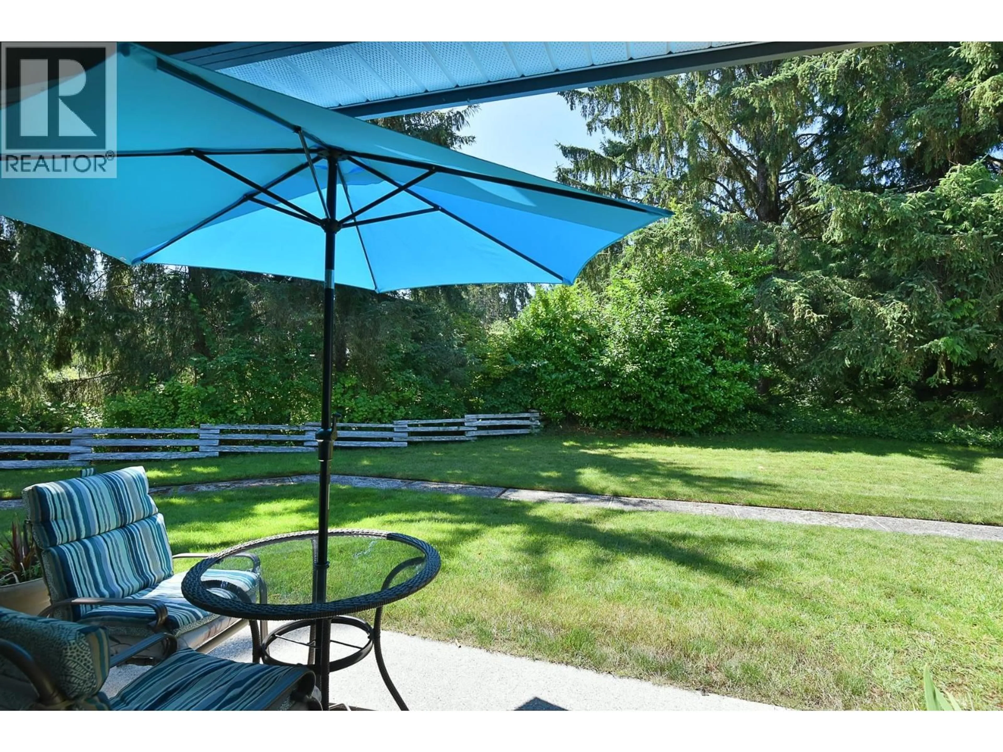 Patio, water/lake/river/ocean view for 11 - 5761 WHARF AVENUE, Sechelt British Columbia V0N3A0