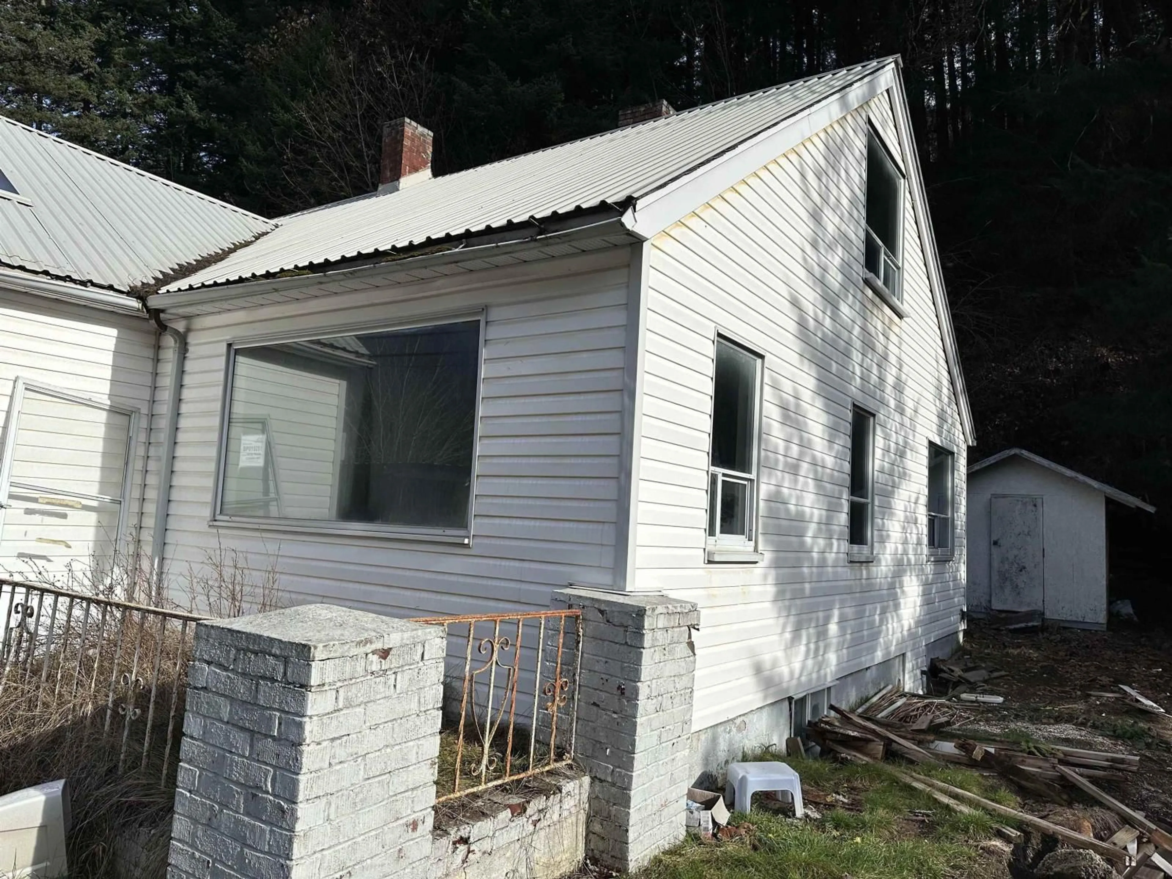 Shed for 48130 TRANS CANADA HIGHWAY, Boston Bar / Lytton British Columbia V0K1C0