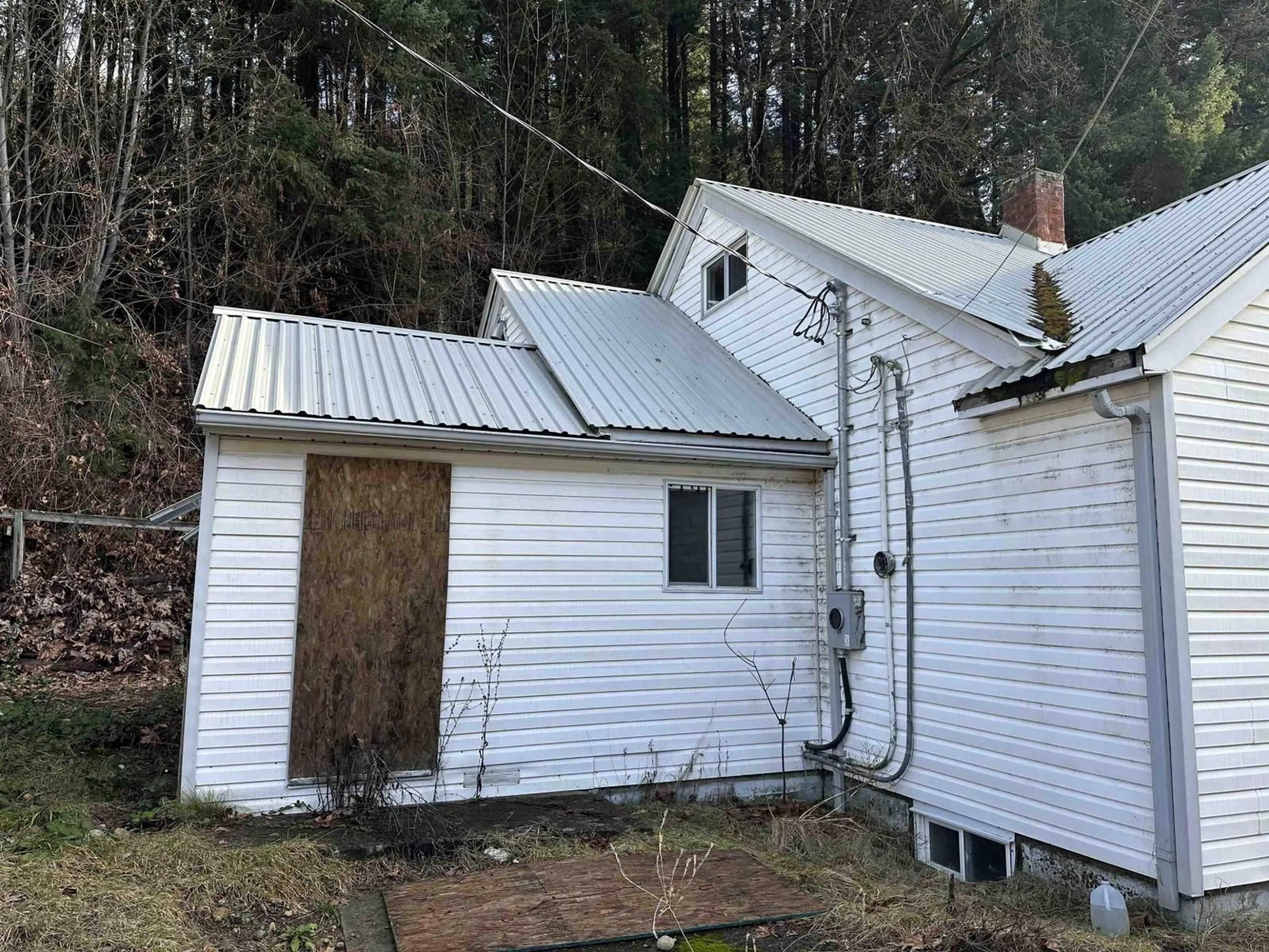Shed for 48130 TRANS CANADA HIGHWAY, Boston Bar / Lytton British Columbia V0K1C0