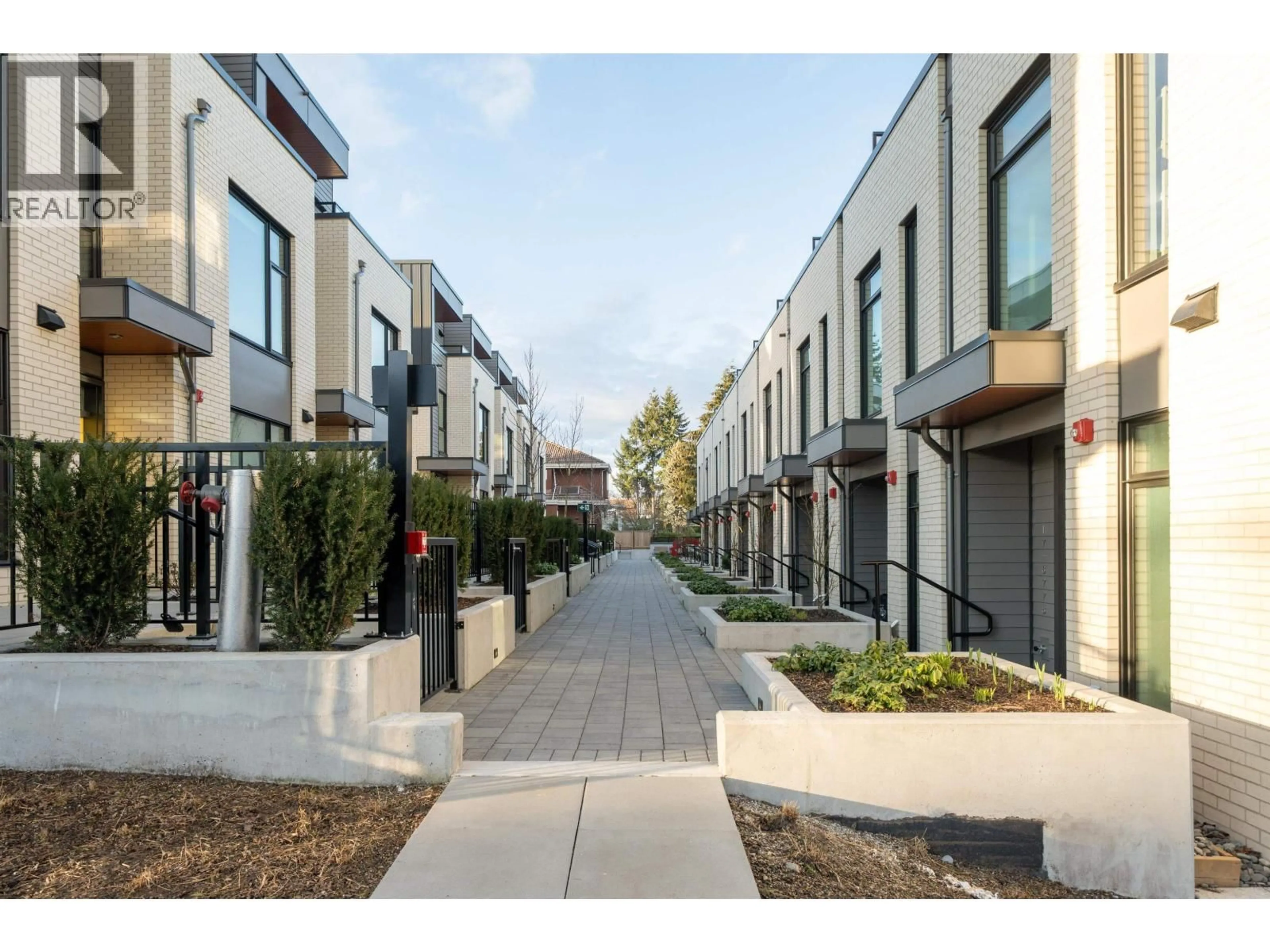 Unknown for 15 - 6778 OAK STREET, Vancouver British Columbia V6P0L2