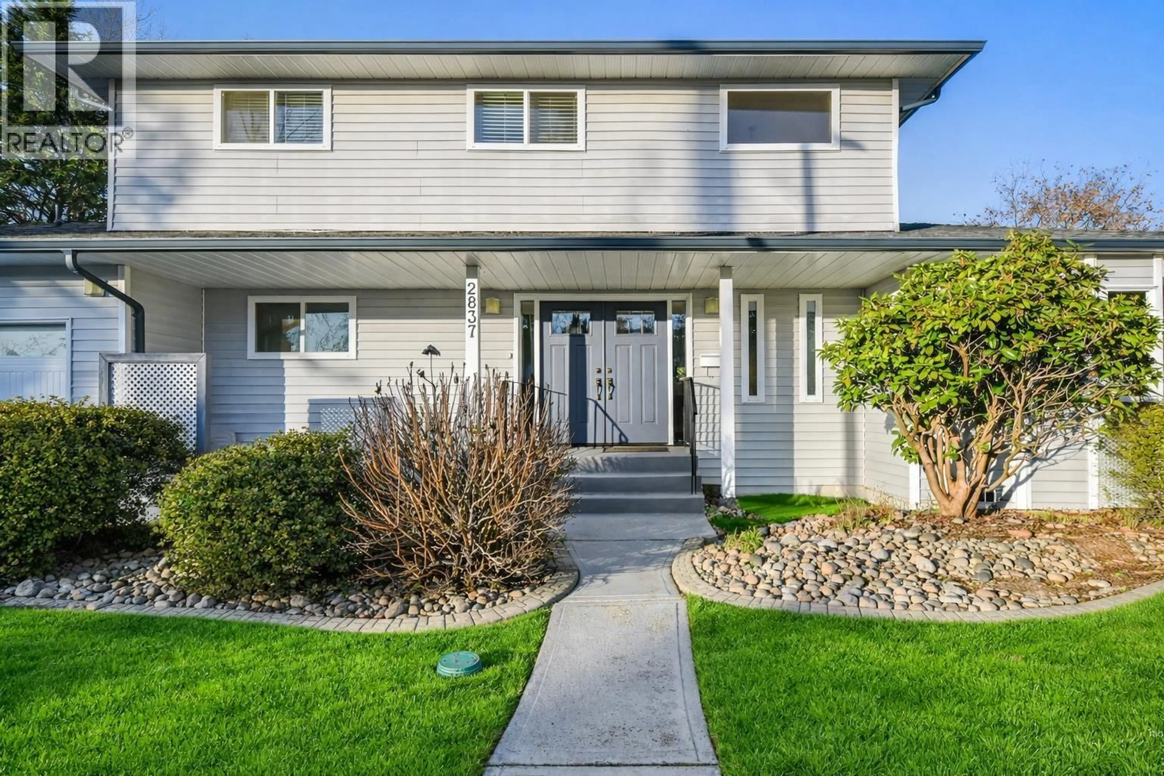 Home with vinyl exterior material, street for 2837 MCCOOMB DRIVE, Coquitlam British Columbia V3B6L2