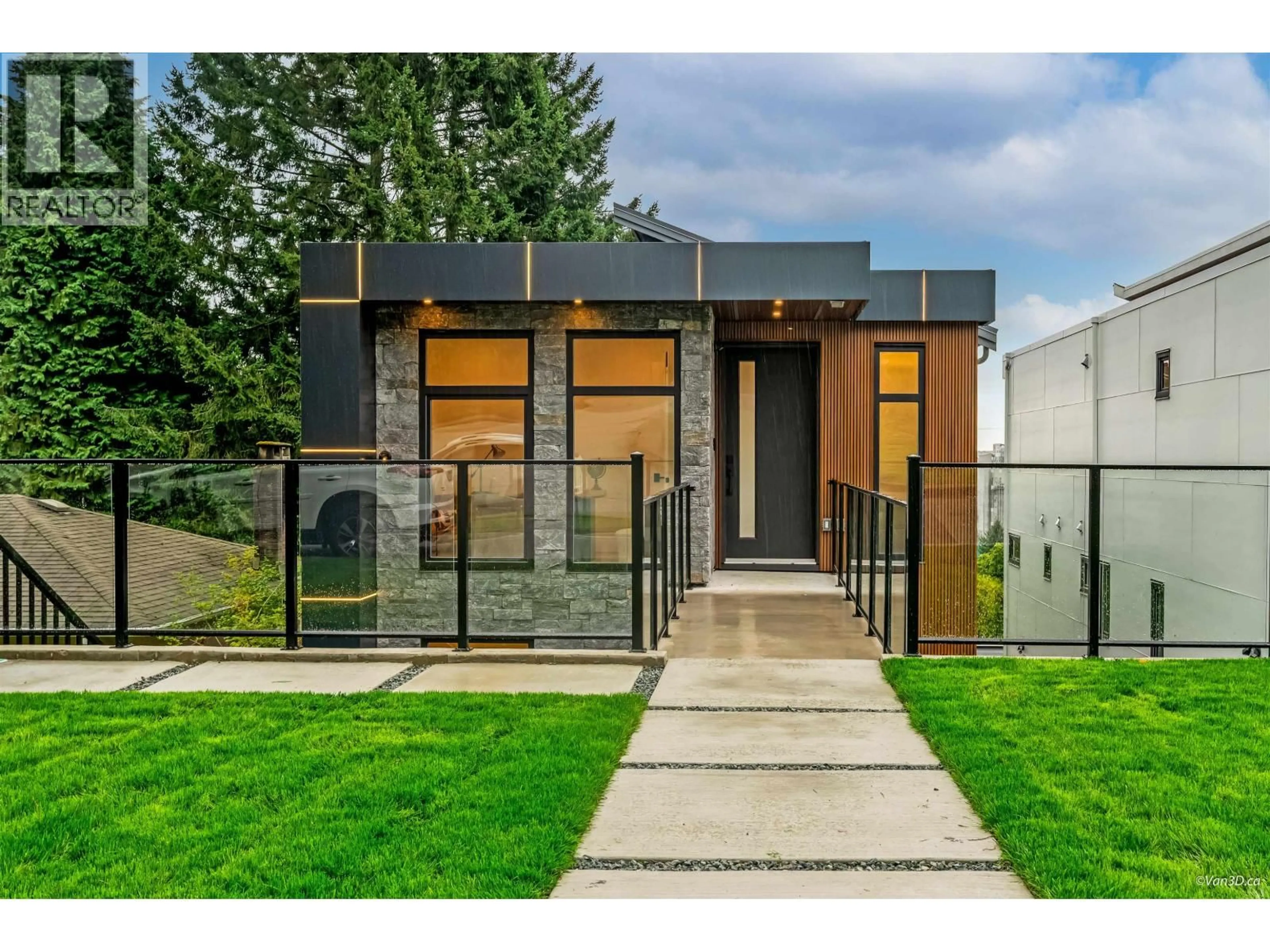 Unknown for 973 ADDERLEY STREET, North Vancouver British Columbia V7L1O4