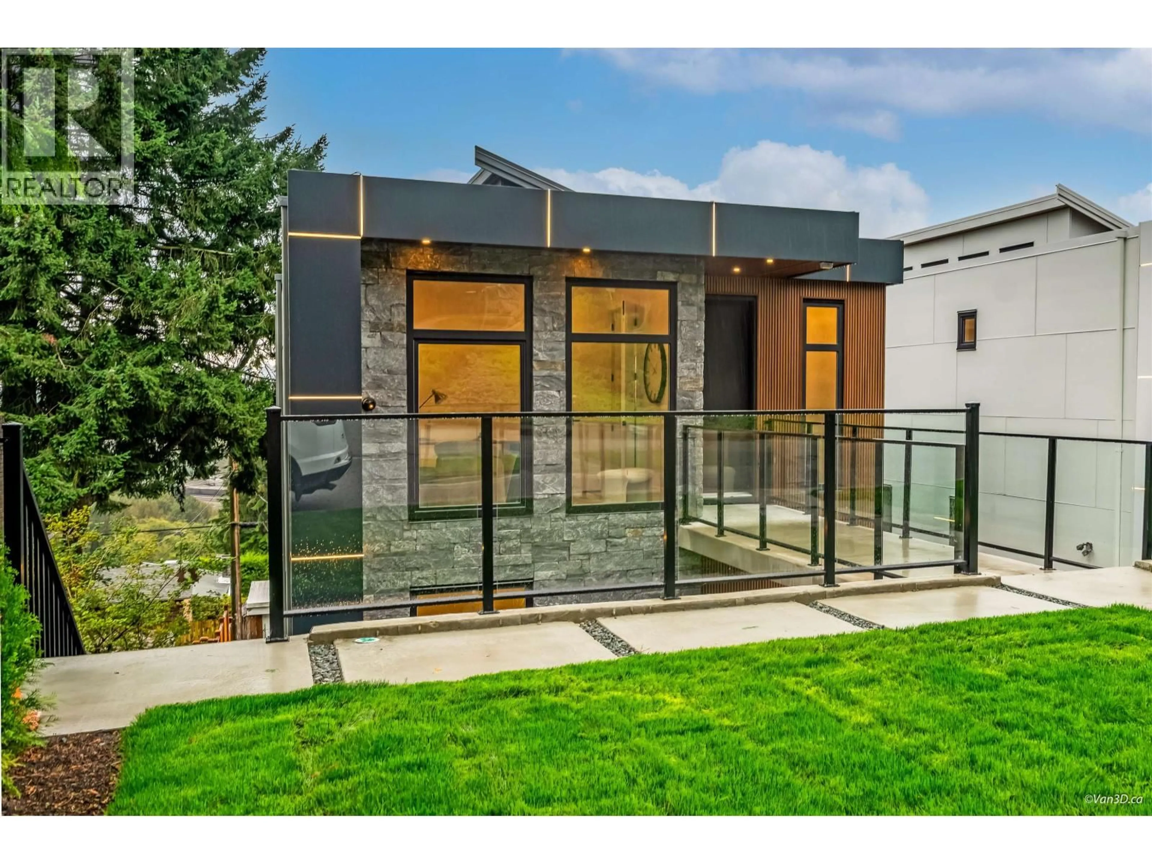 Unknown for 973 ADDERLEY STREET, North Vancouver British Columbia V7L1O4