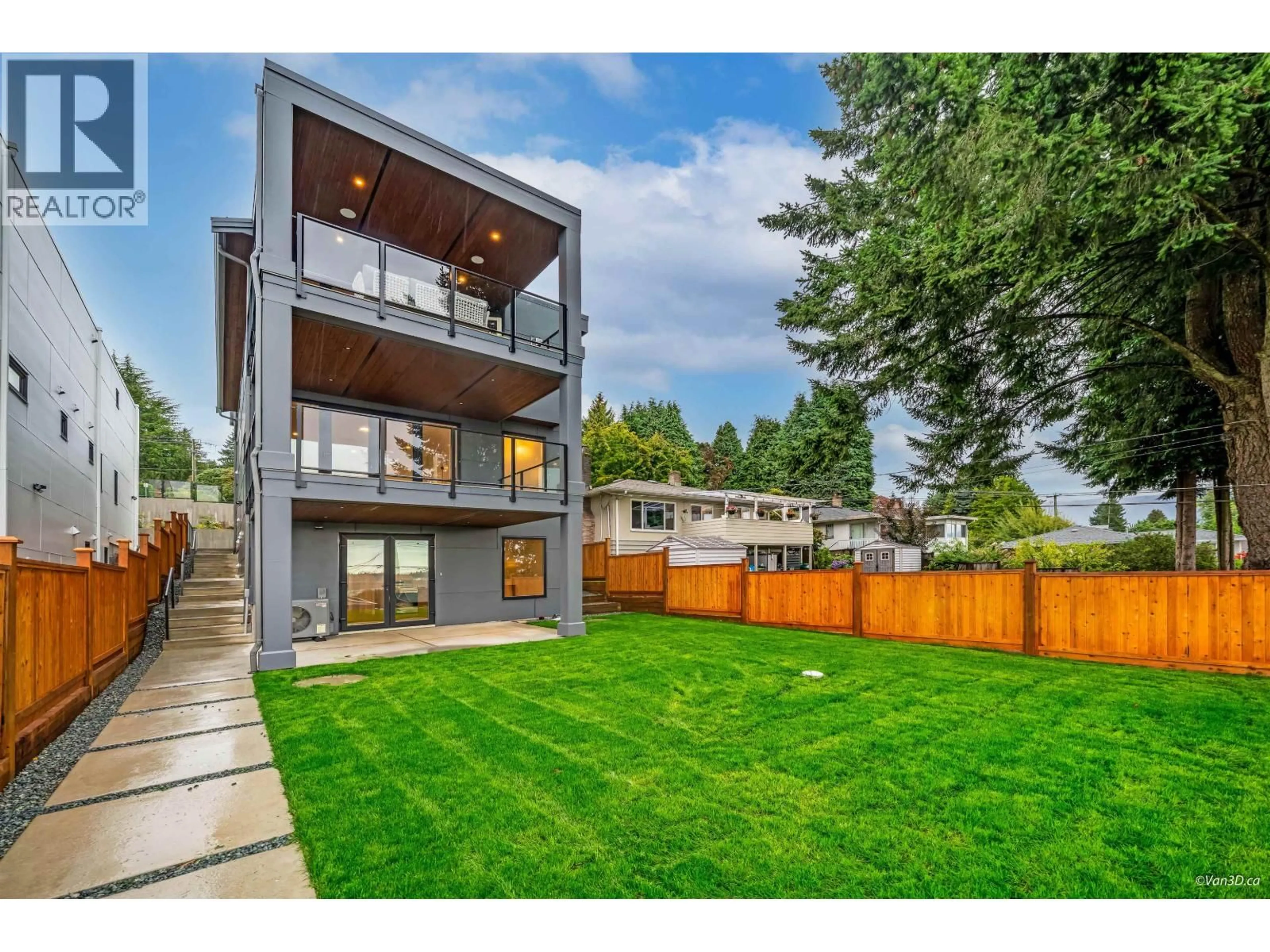 Unknown for 973 ADDERLEY STREET, North Vancouver British Columbia V7L1O4