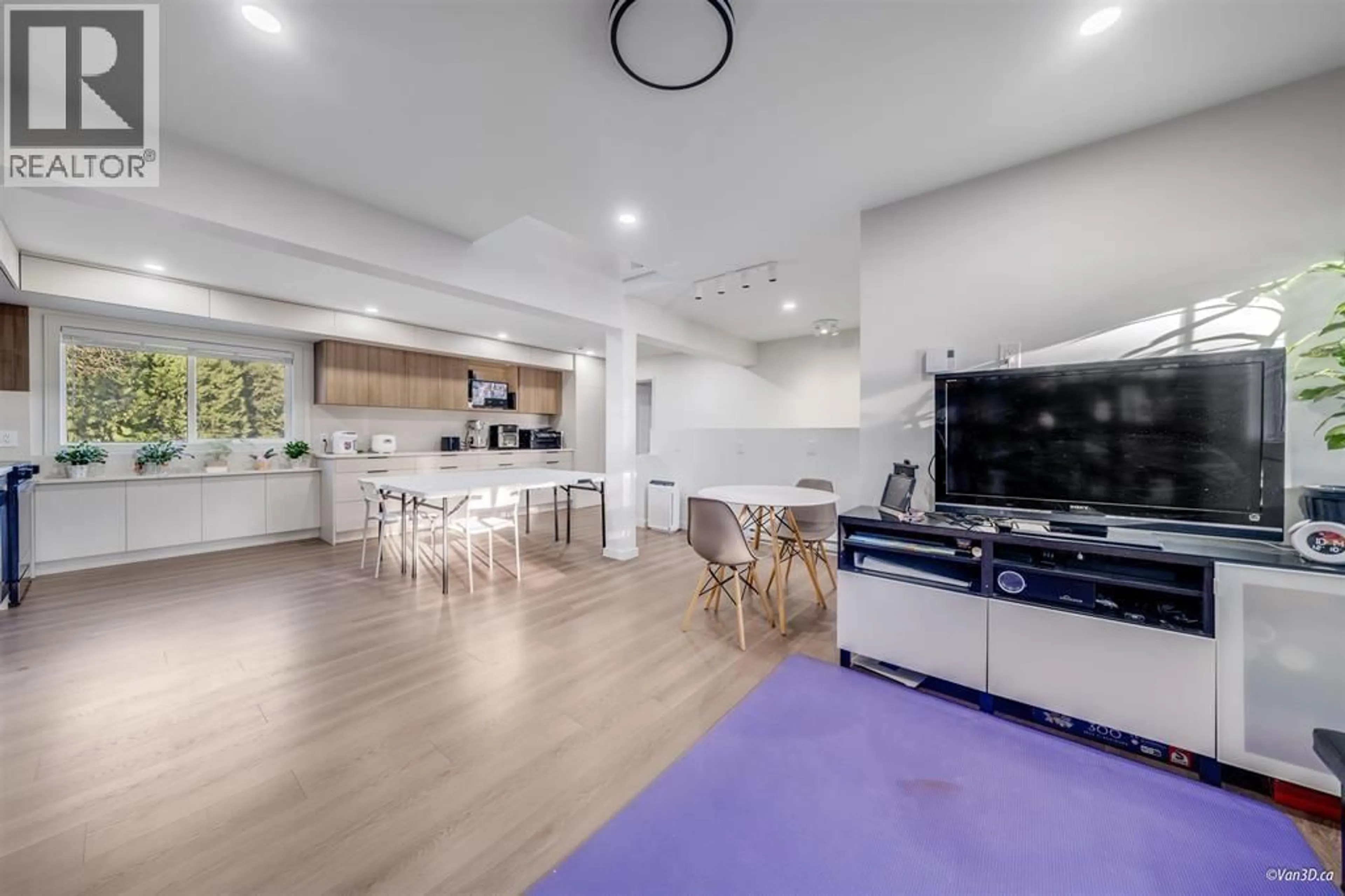 Open concept kitchen, unknown for 7843 WEDGEWOOD STREET, Burnaby British Columbia V5E2E5