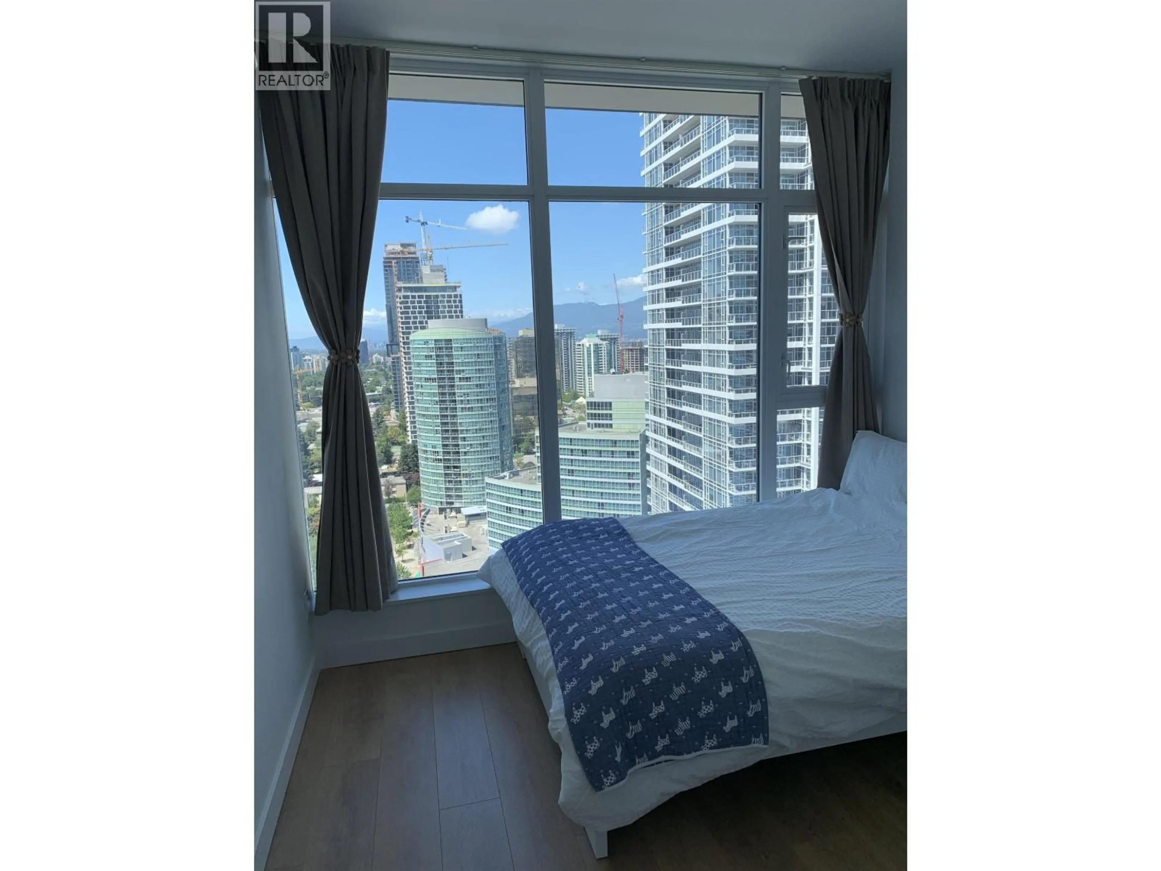 Bedroom with bed, unknown for 2605 - 6098 STATION STREET, Burnaby British Columbia V5H0H4