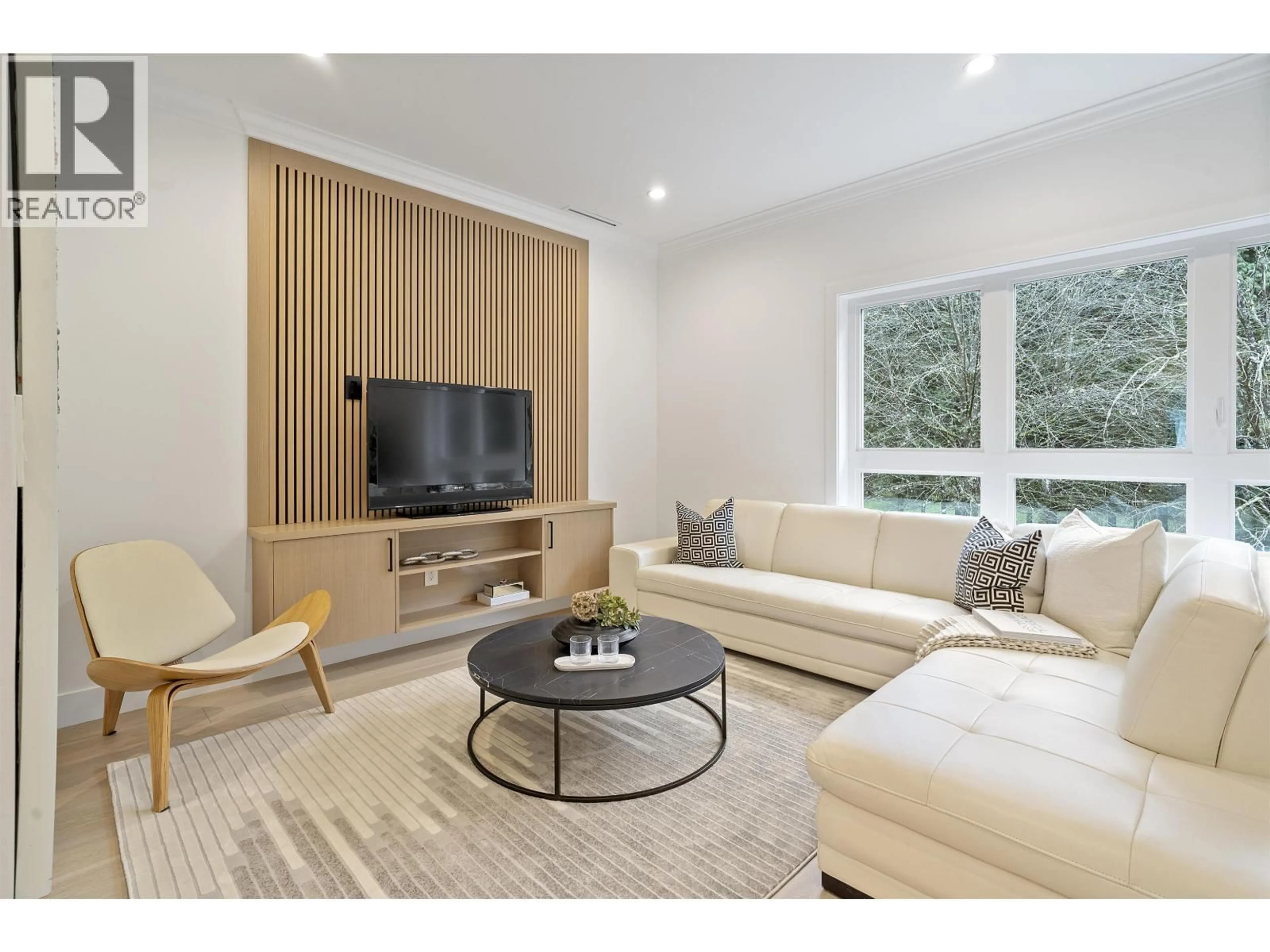 Living room with furniture, wood/laminate floor for 4 - 9340 GENERAL CURRIE ROAD, Richmond British Columbia V6Y1M6