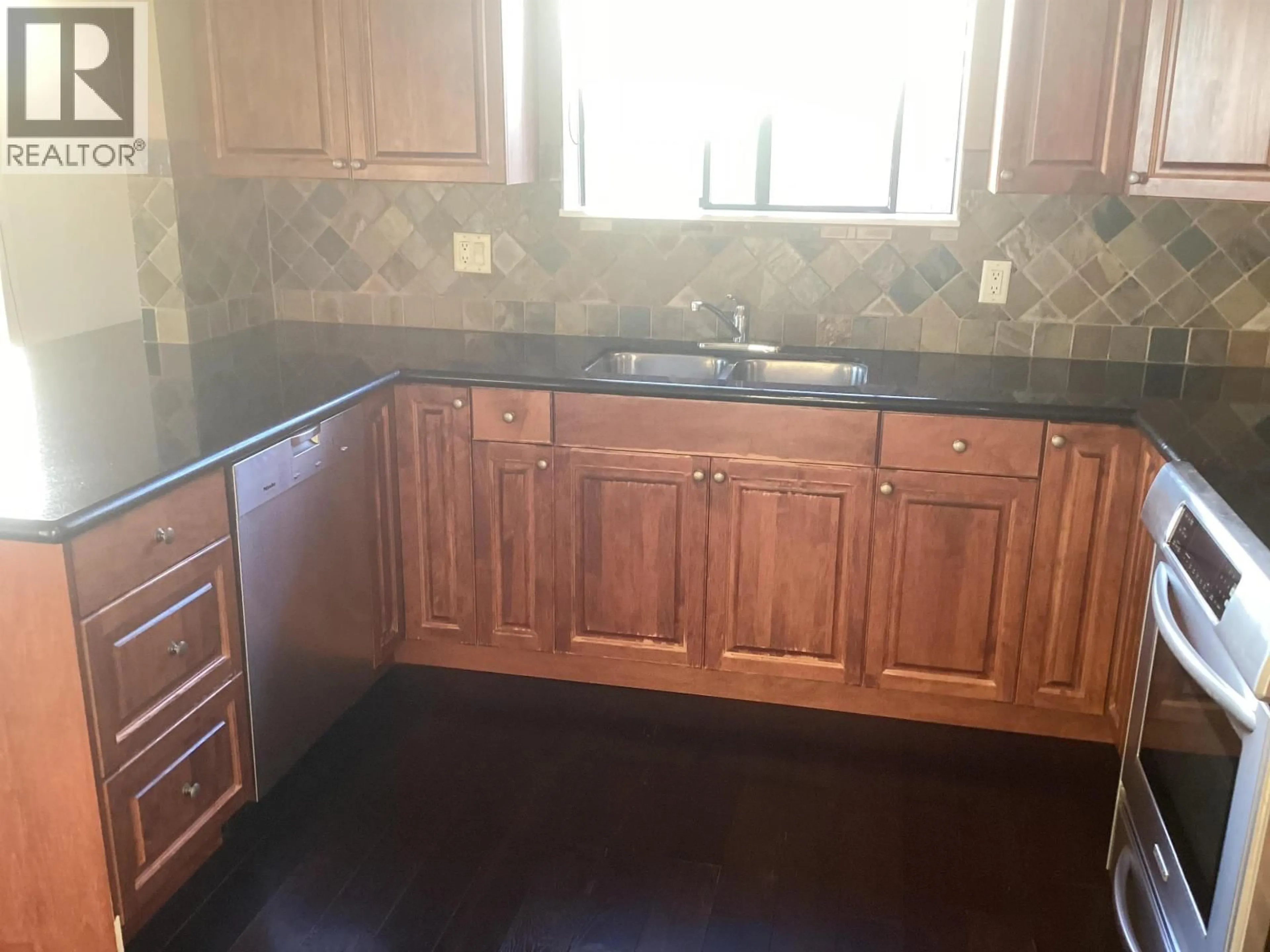 Standard kitchen, unknown for 804 - 7171 BERESFORD STREET, Burnaby British Columbia V5E3Z8