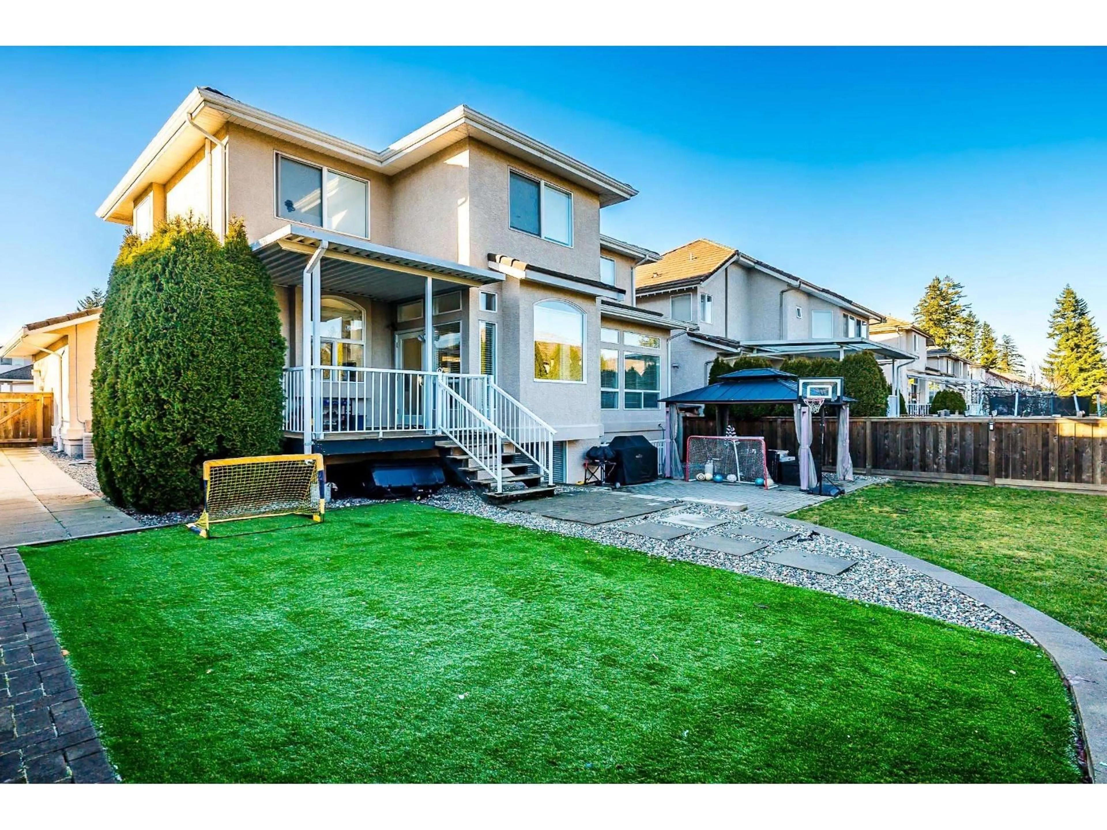 A pic from outside/outdoor area/front of a property/back of a property/a pic from drone, street for 10820 164 STREET, Surrey British Columbia V4N5B8