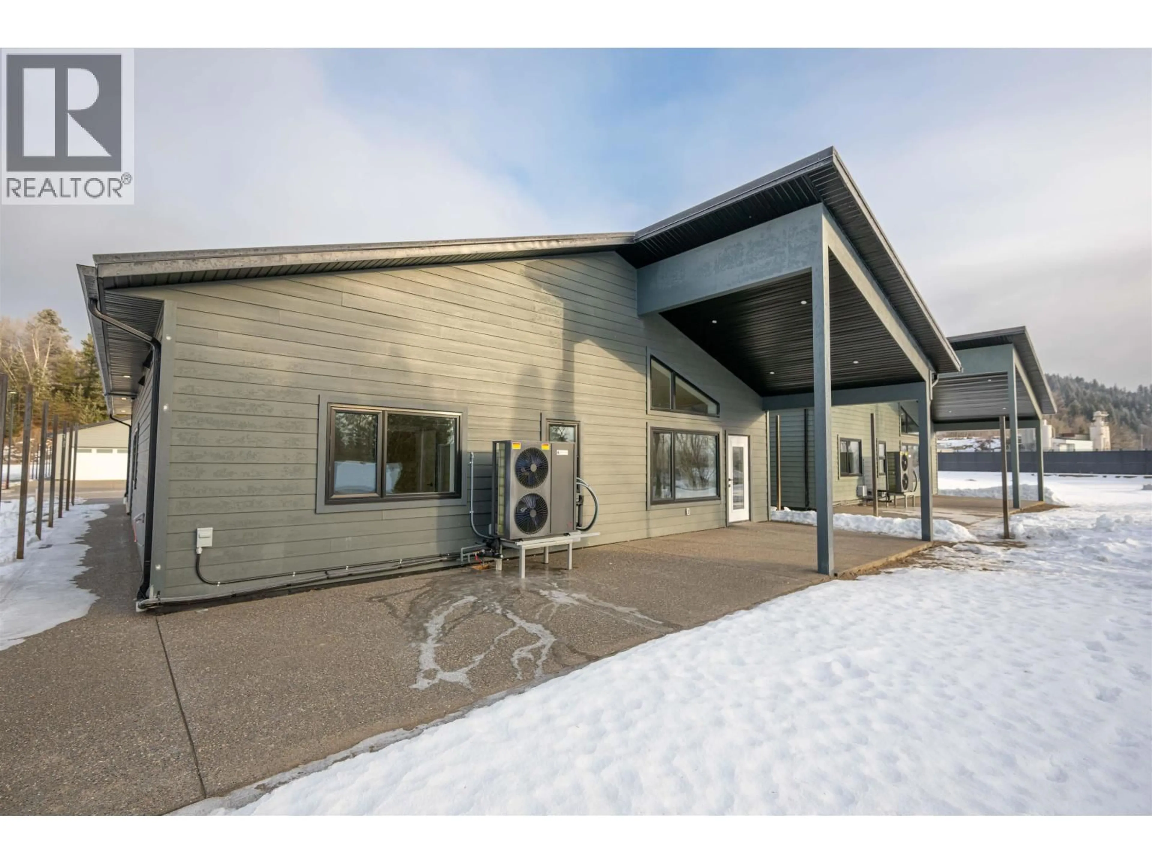 Indoor foyer for 117 - 960 NORTH NECHAKO ROAD, Prince George British Columbia V2K1A3