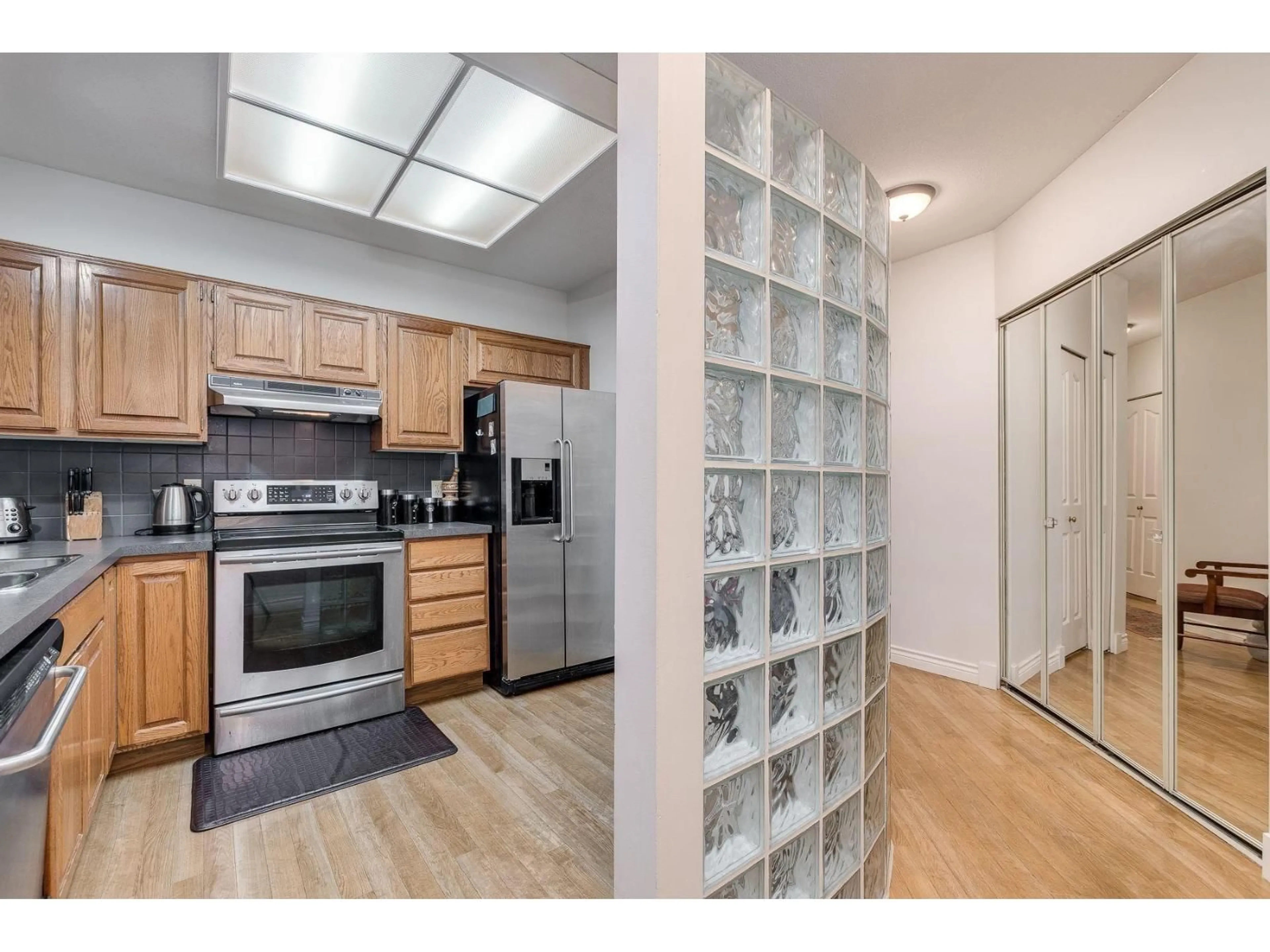 Standard kitchen, unknown for 207 - 1255 BEST STREET, White Rock British Columbia V4B4E1