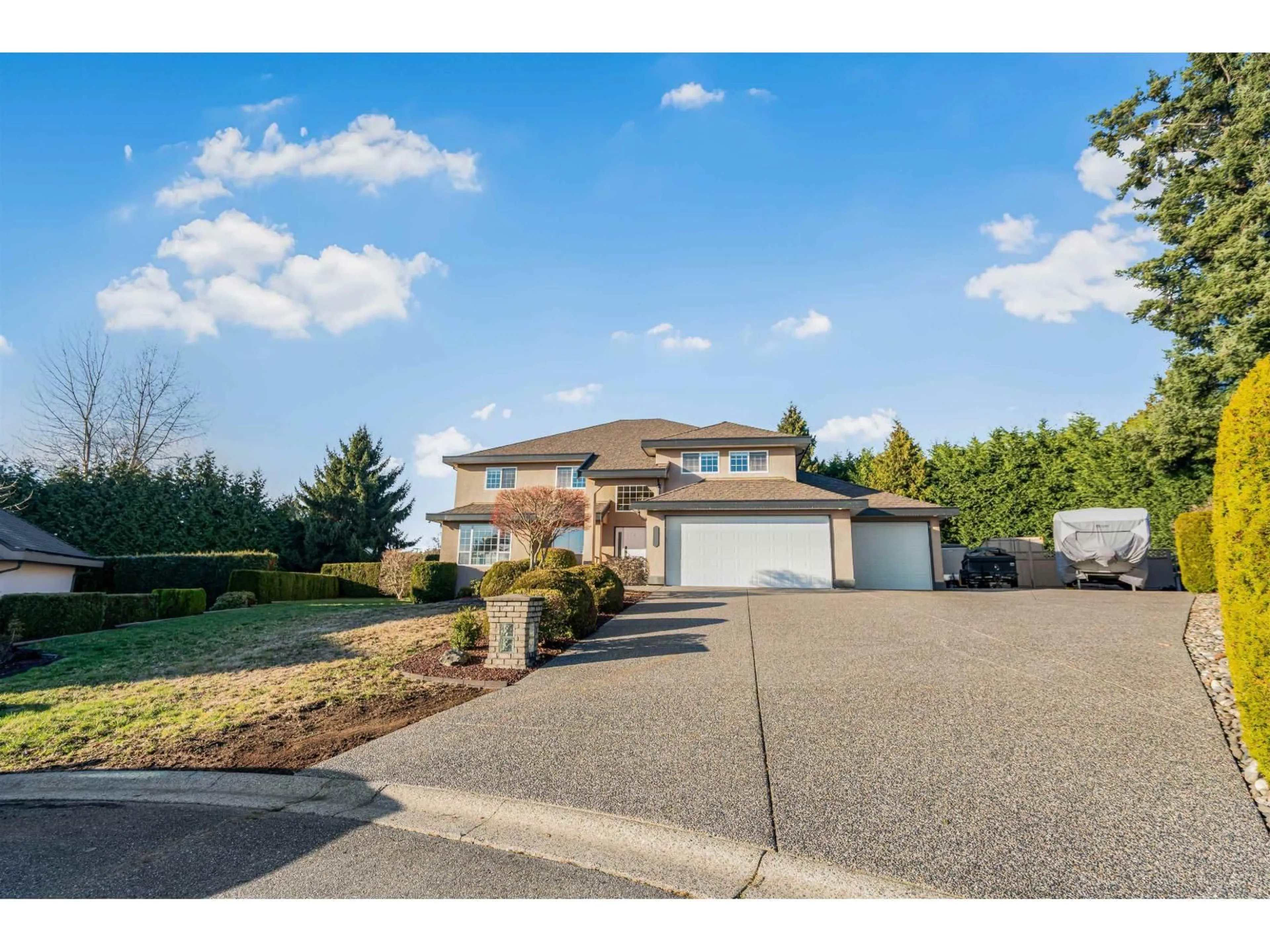 A pic from outside/outdoor area/front of a property/back of a property/a pic from drone, street for 5539 185 STREET, Surrey British Columbia V3S8S1