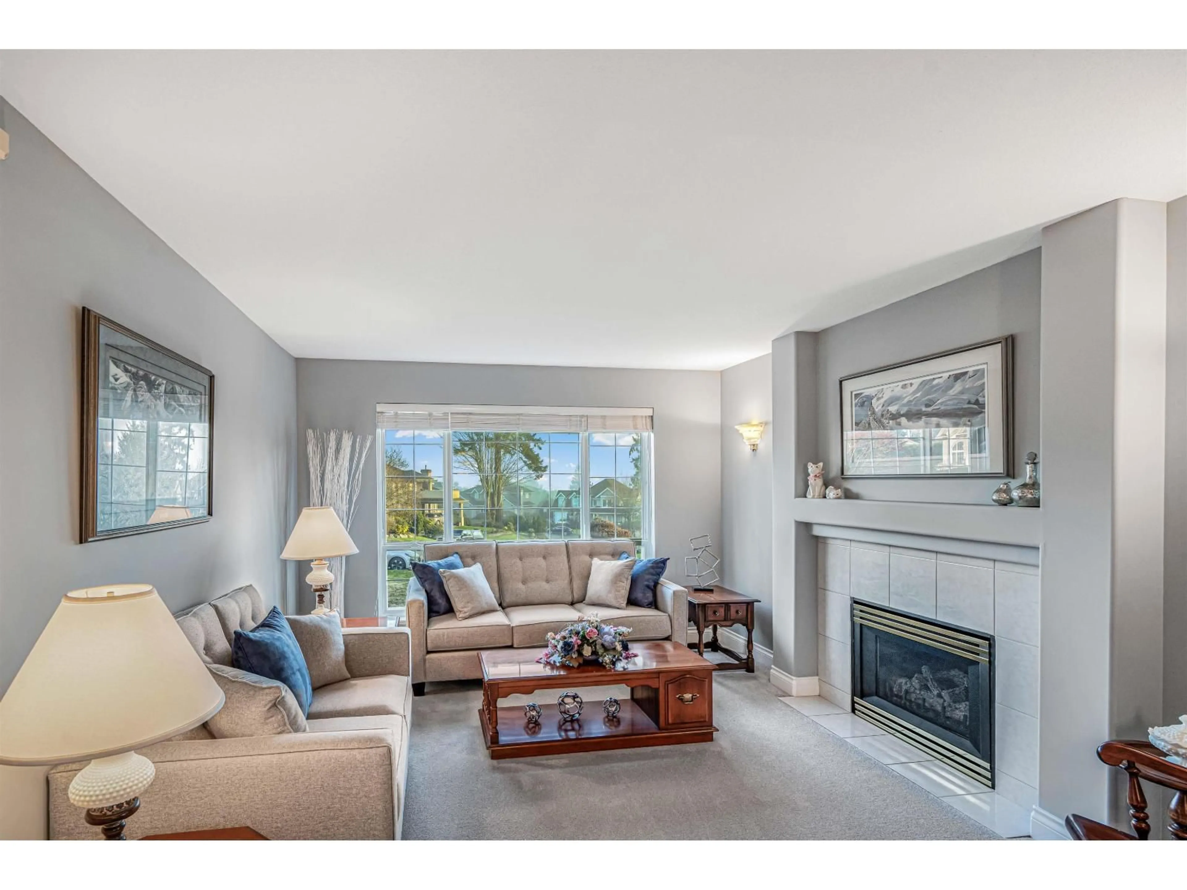 Living room with furniture, unknown for 5539 185 STREET, Surrey British Columbia V3S8S1