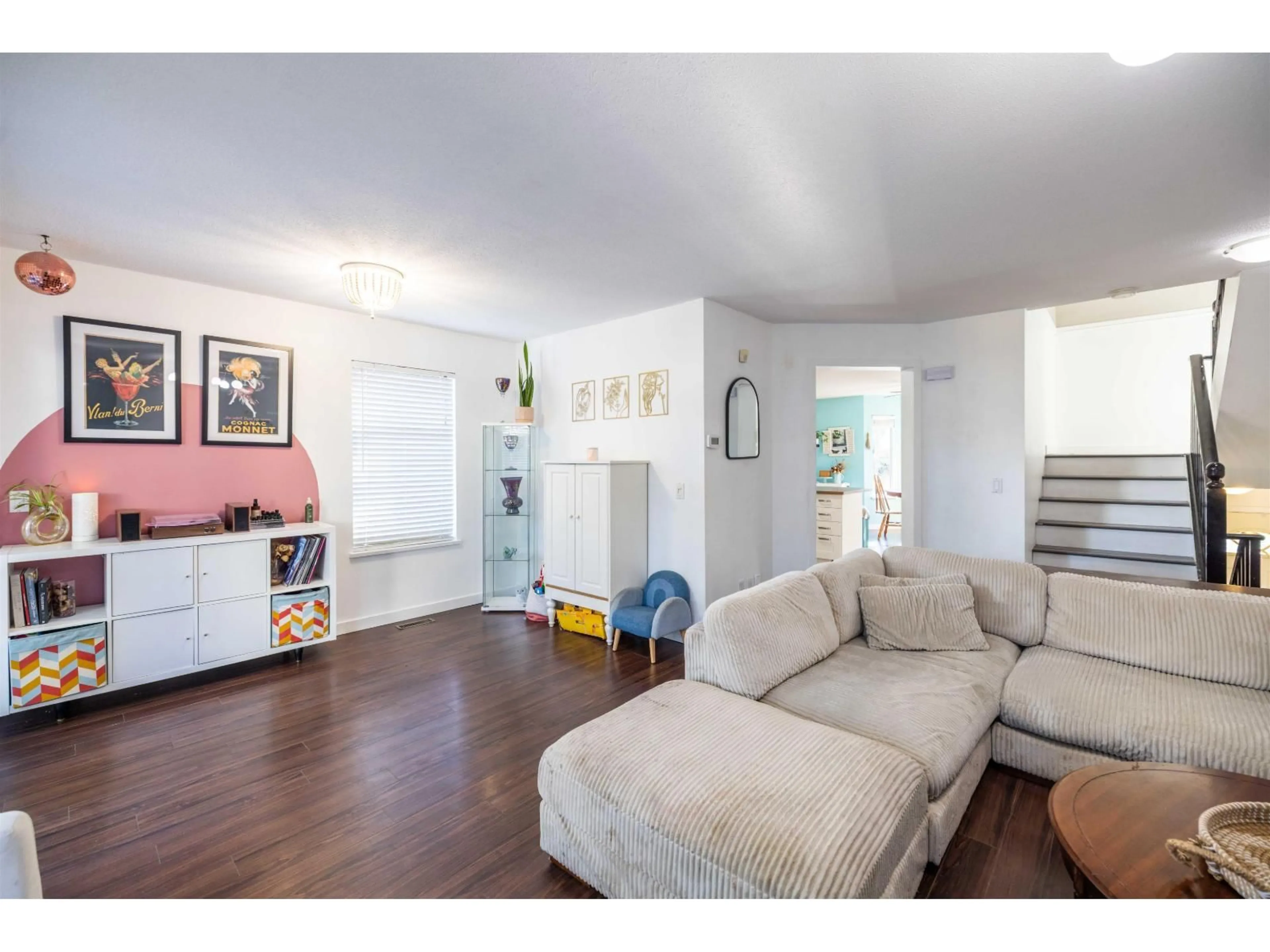 Living room with furniture, wood/laminate floor for 7 - 8220 121A STREET, Surrey British Columbia V3W0G4