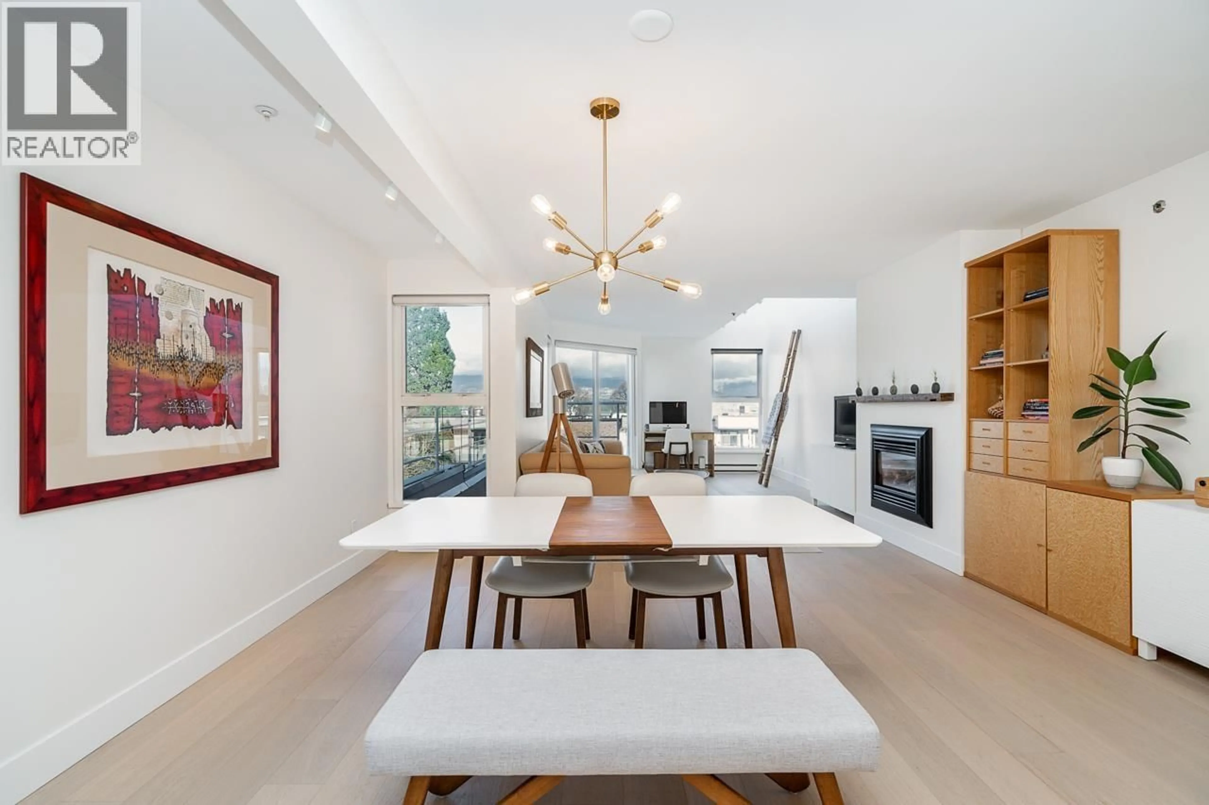 Unknown for 2240 YORK AVENUE, Vancouver British Columbia V6K1C6