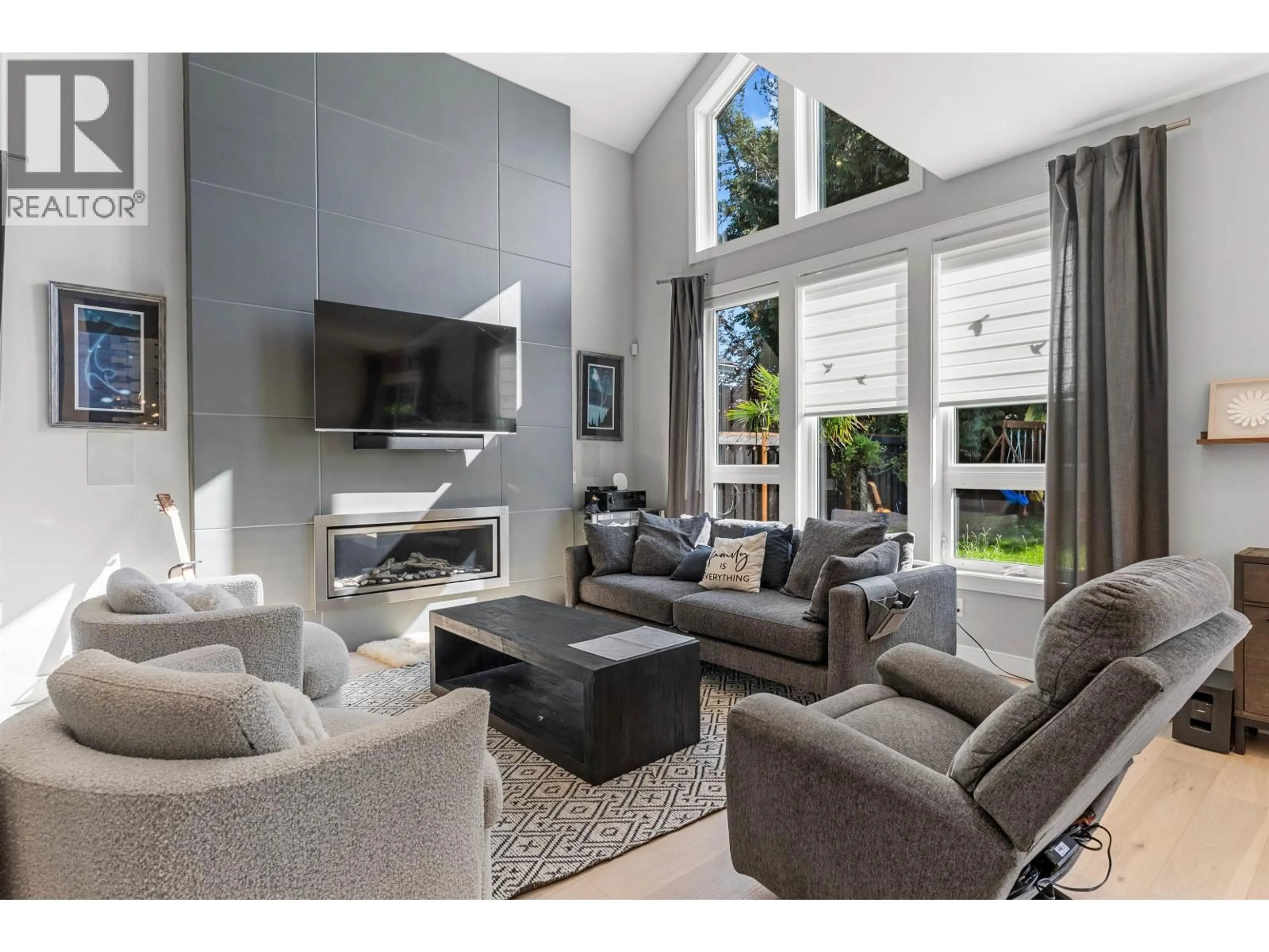 Living room with furniture, unknown for 1668 DUNCAN DRIVE, Delta British Columbia V4L1S2