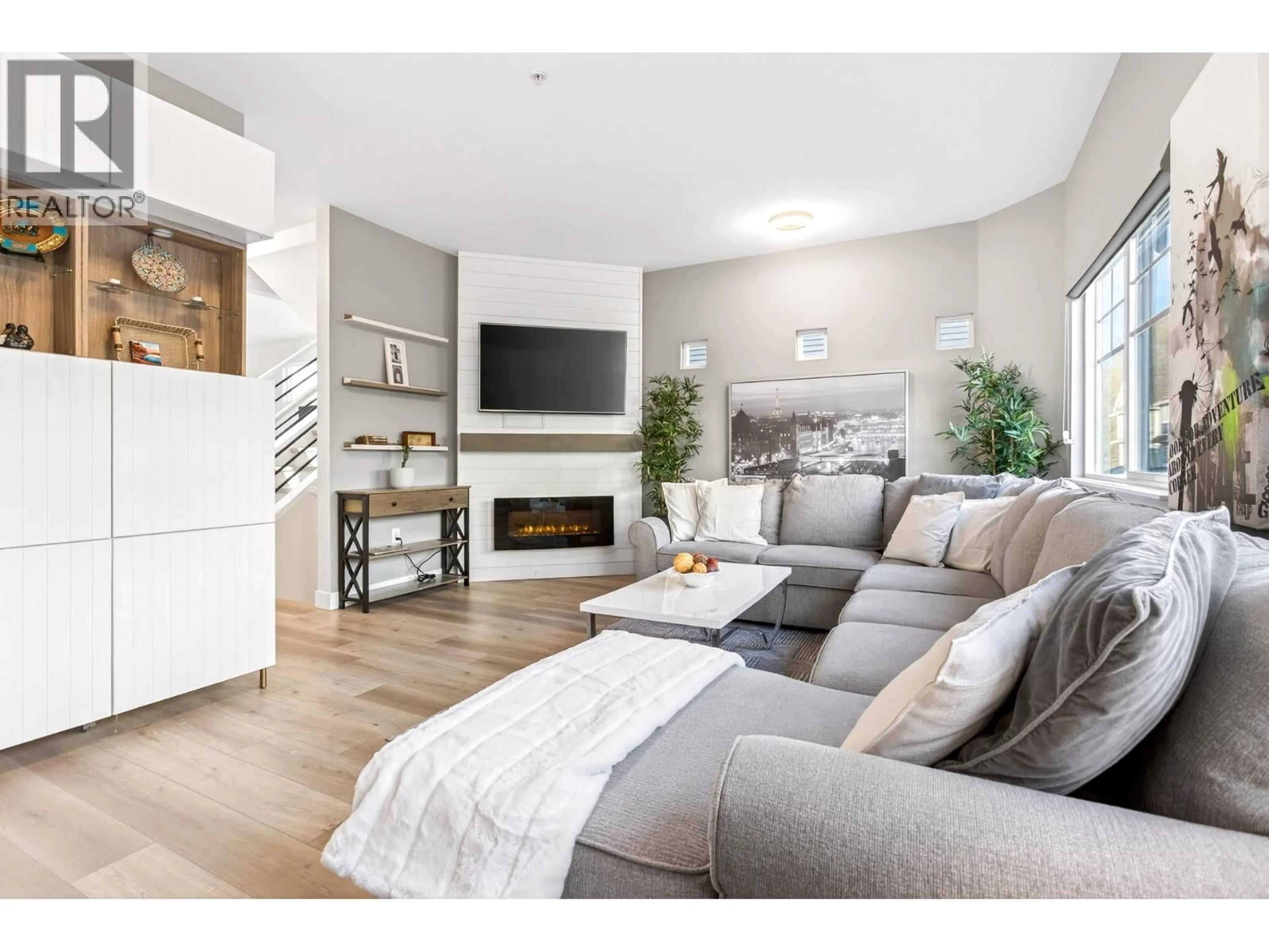 Living room with furniture, wood/laminate floor for 53 - 1108 RIVERSIDE CLOSE, Port Coquitlam British Columbia V3B8C2