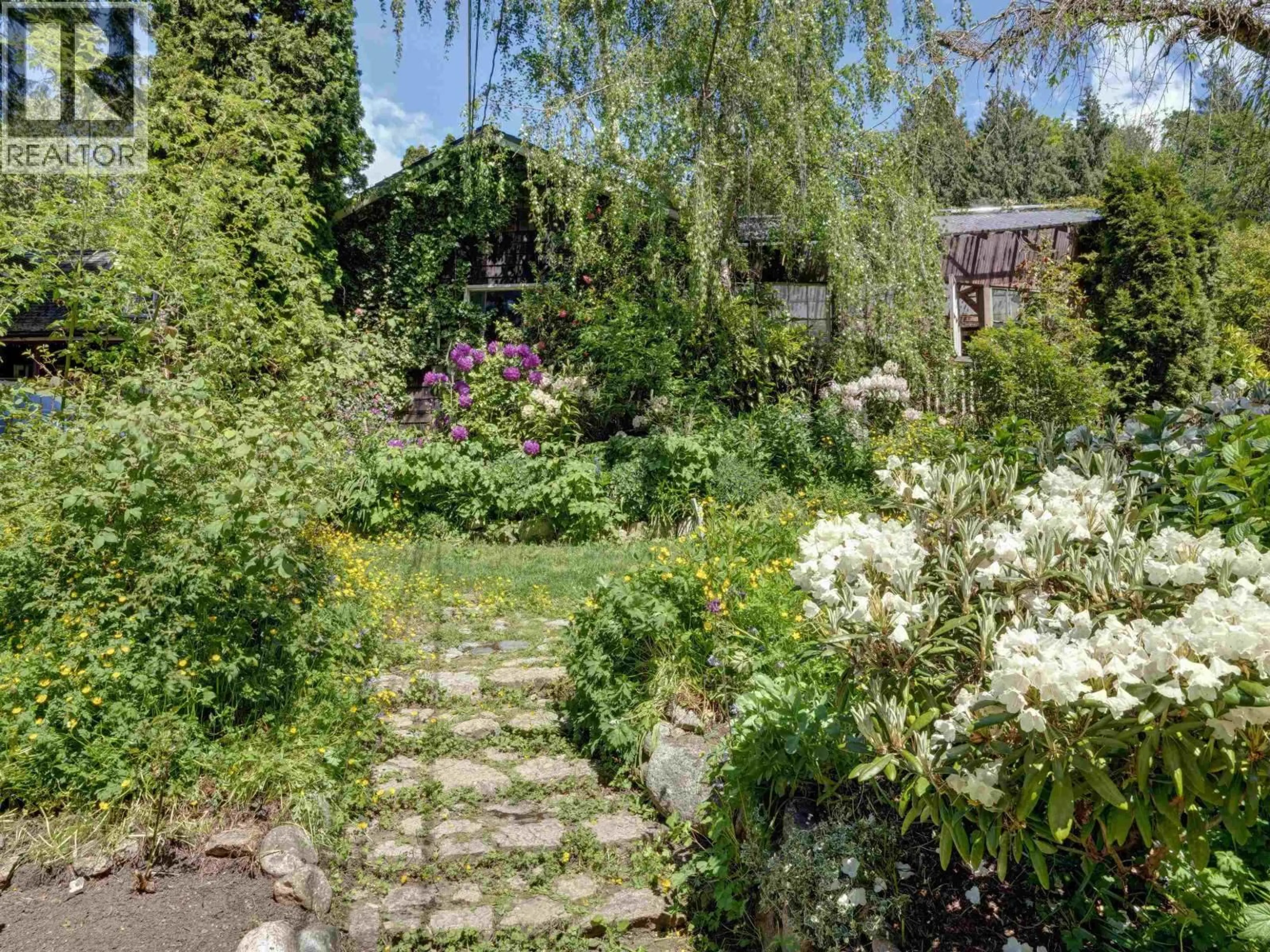 Patio, street for 2602 LOWER ROAD, Roberts Creek British Columbia V0N2W4