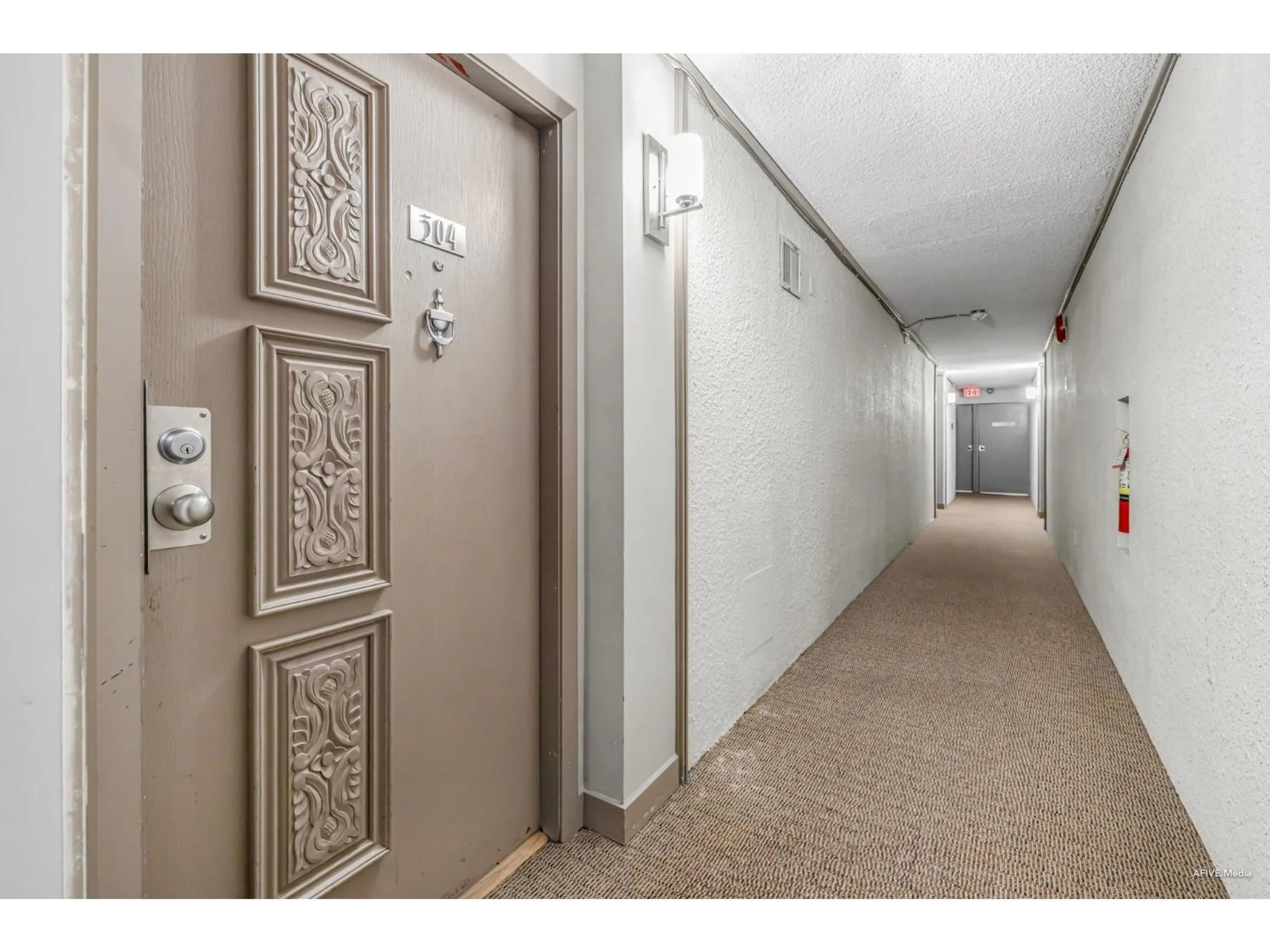 Indoor foyer for 304 - 13530 HILTON ROAD, Surrey British Columbia V3R5J4