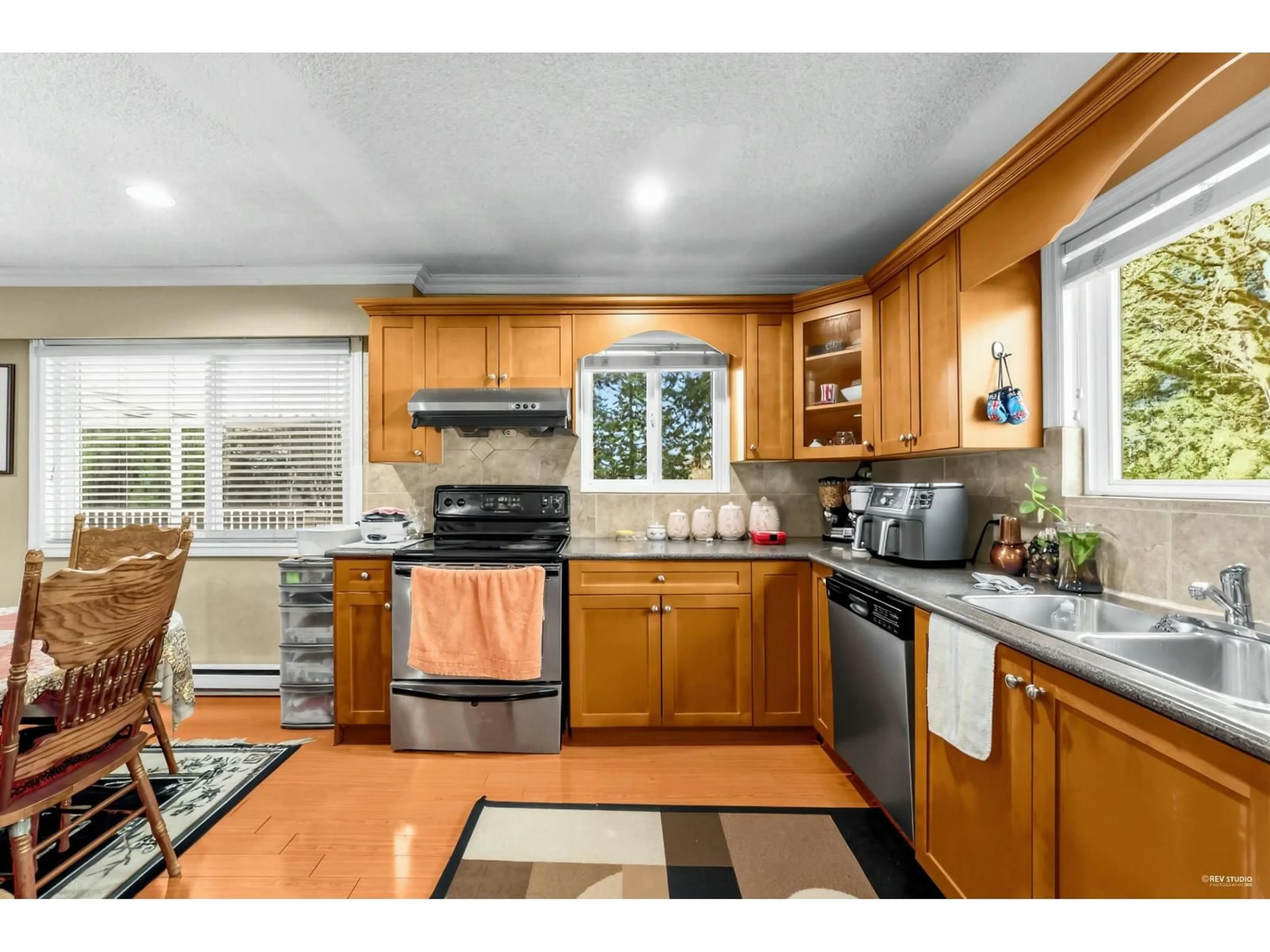 Open concept kitchen, unknown for 14136 59A AVENUE, Surrey British Columbia V3X1C7