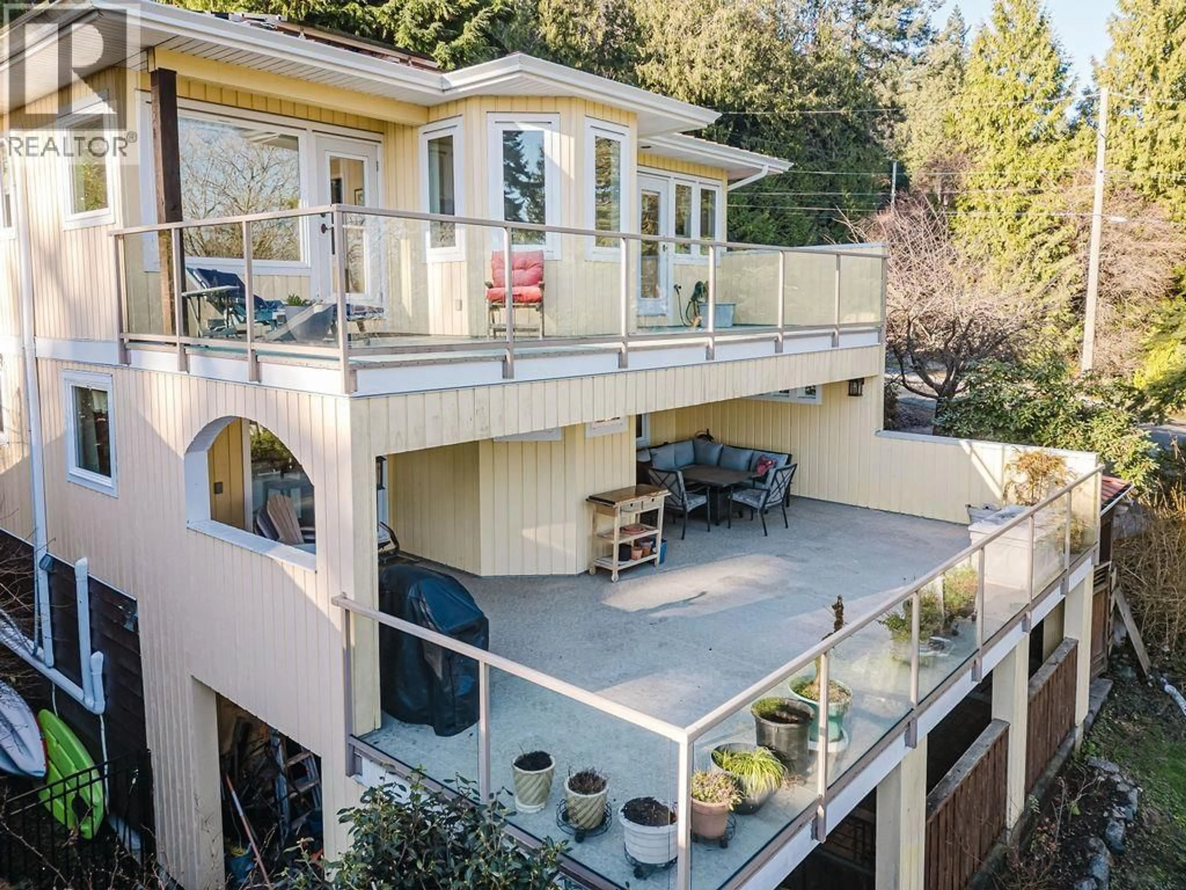 A pic from outside/outdoor area/front of a property/back of a property/a pic from drone, unknown for 773 FRANKLIN ROAD, Gibsons British Columbia V0N1V8