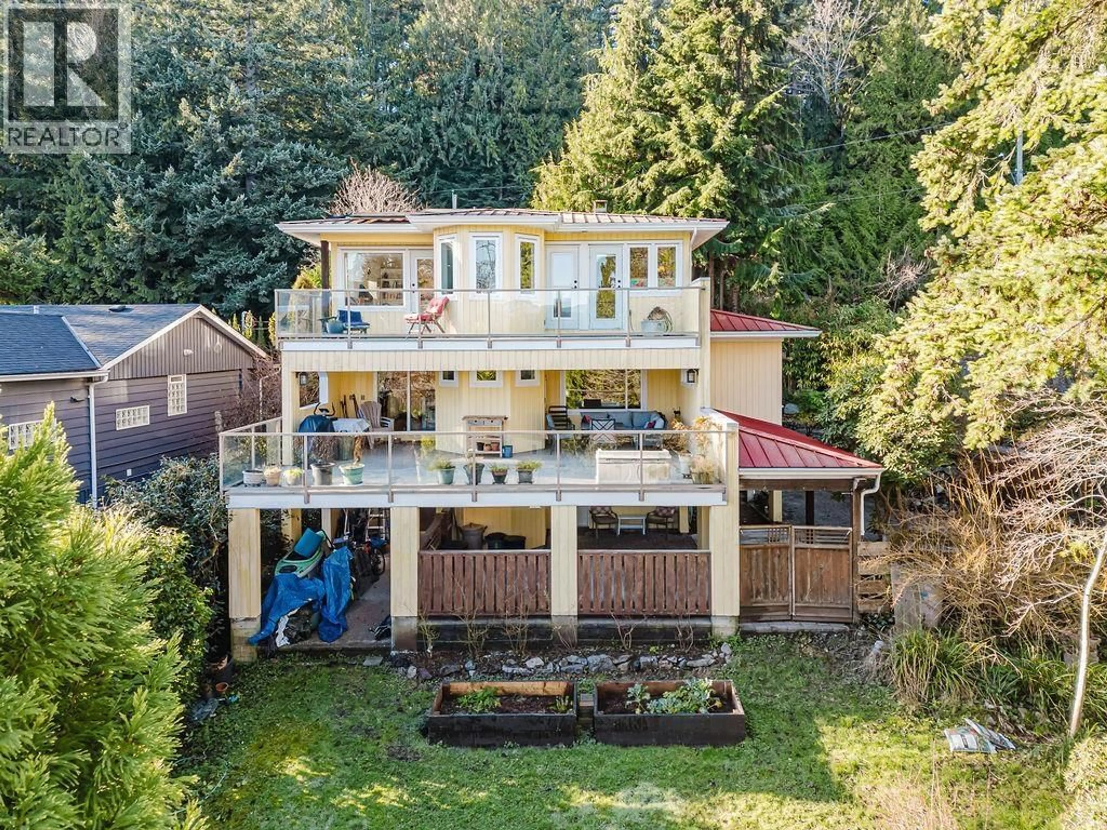 A pic from outside/outdoor area/front of a property/back of a property/a pic from drone, building for 773 FRANKLIN ROAD, Gibsons British Columbia V0N1V8