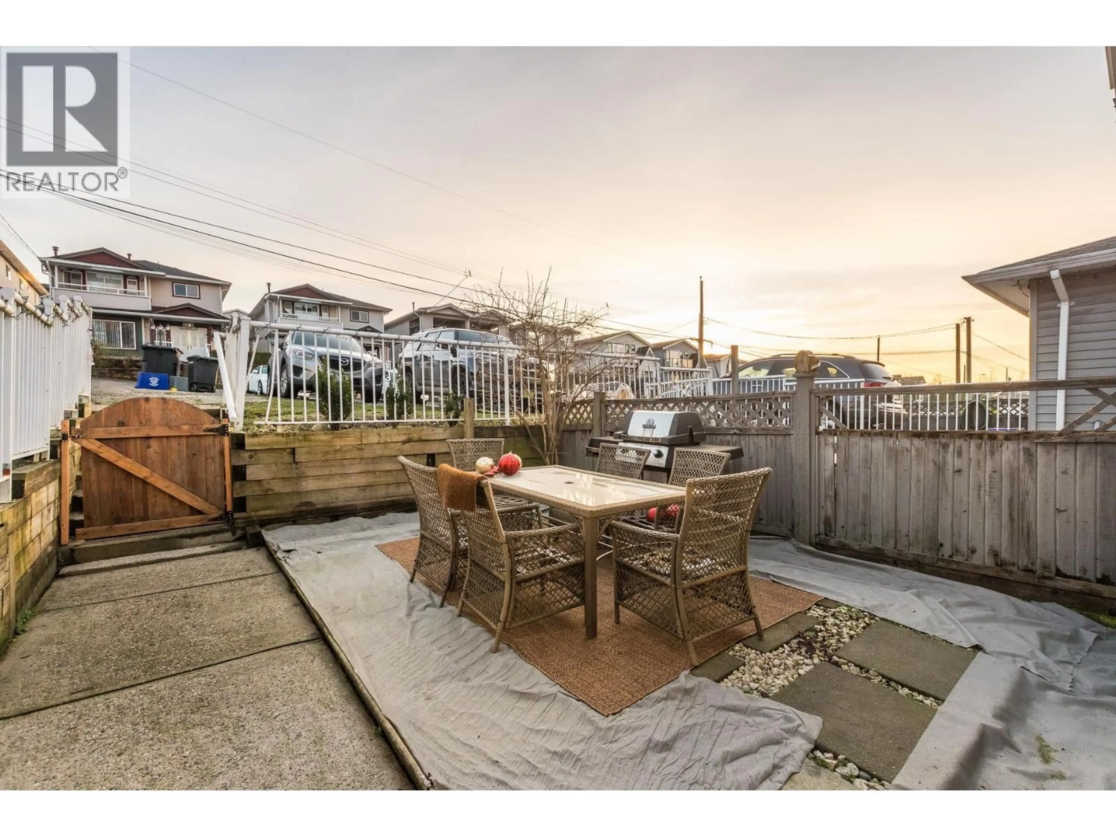 Patio, street for 5131 MANOR STREET, Burnaby British Columbia V5G1B4