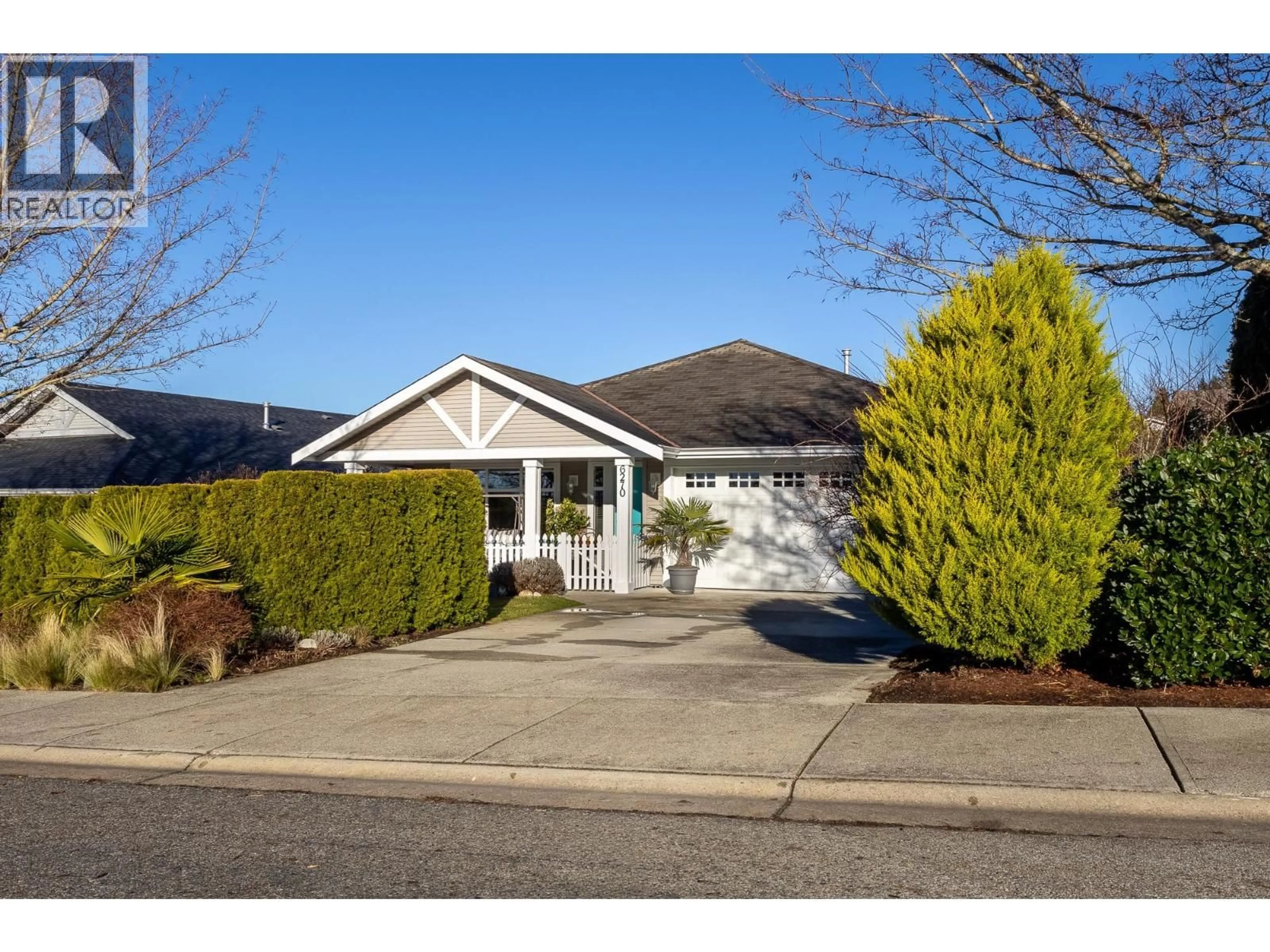 Home with vinyl exterior material, street for 6270 HOMESTEAD AVENUE, Sechelt British Columbia V7Z0M6