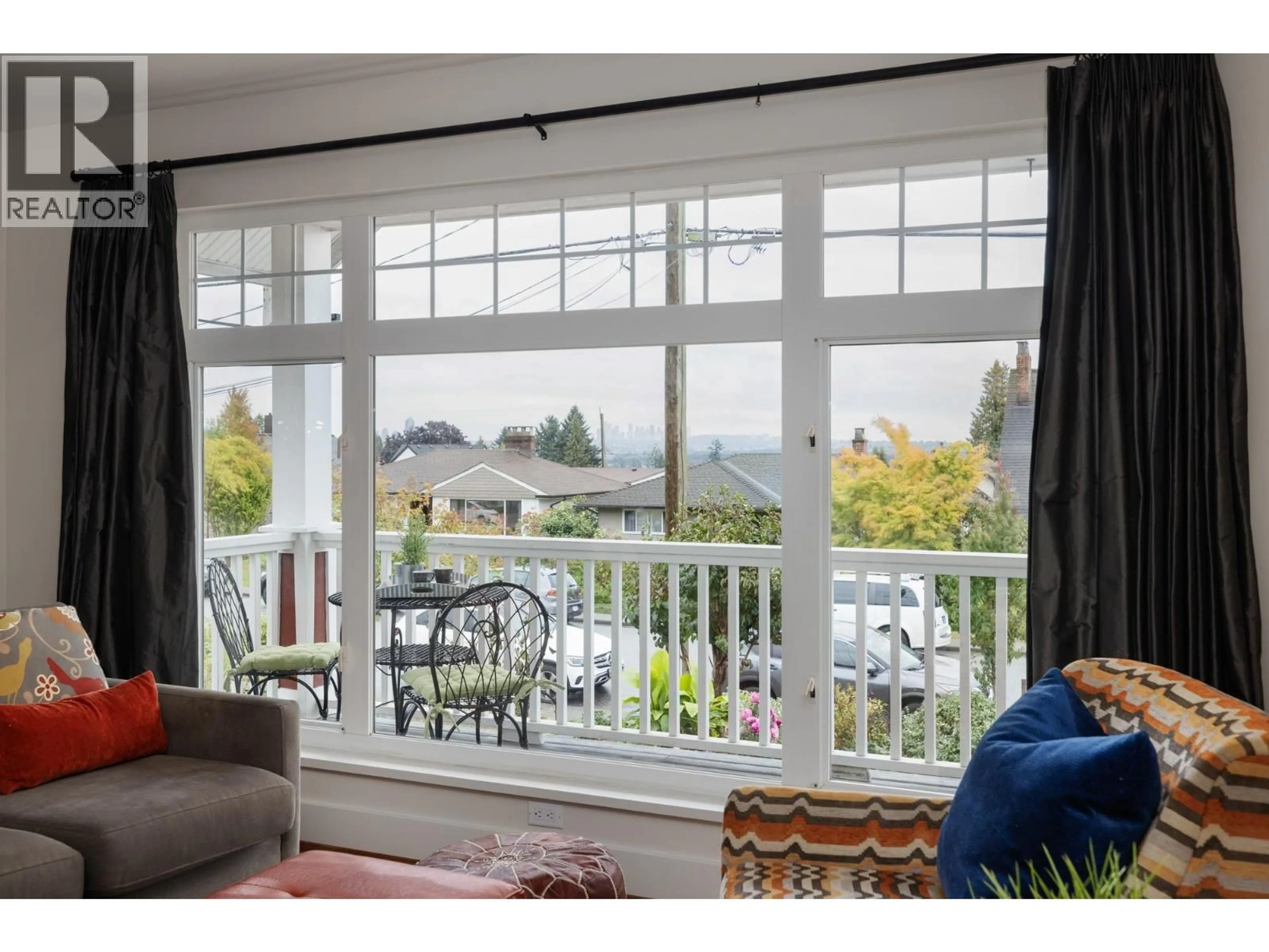 Unknown for 518 7TH STREET, North Vancouver British Columbia V7L1S3