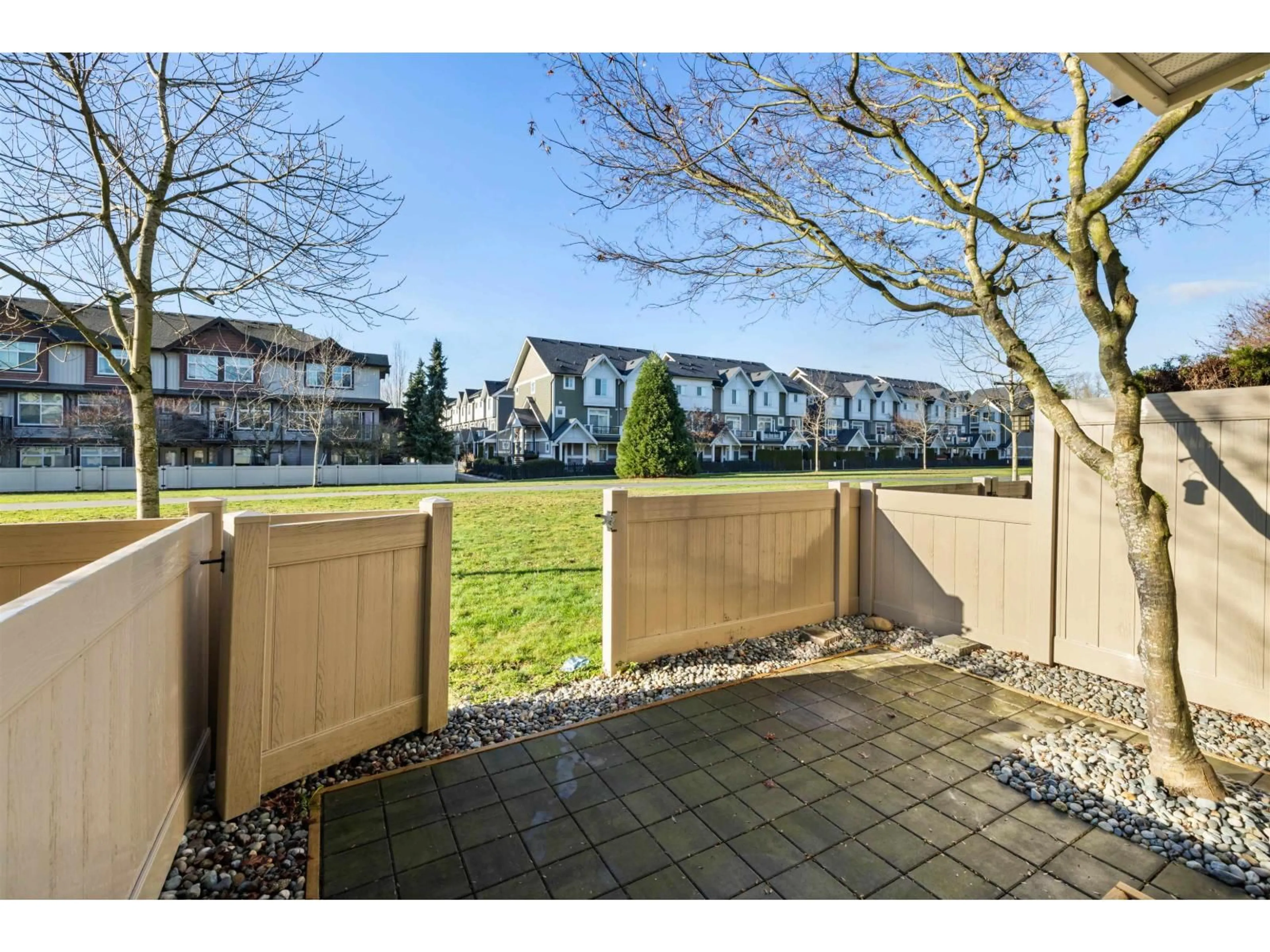 Patio, unknown for 25 - 19525 73 AVENUE, Surrey British Columbia V4N6L7