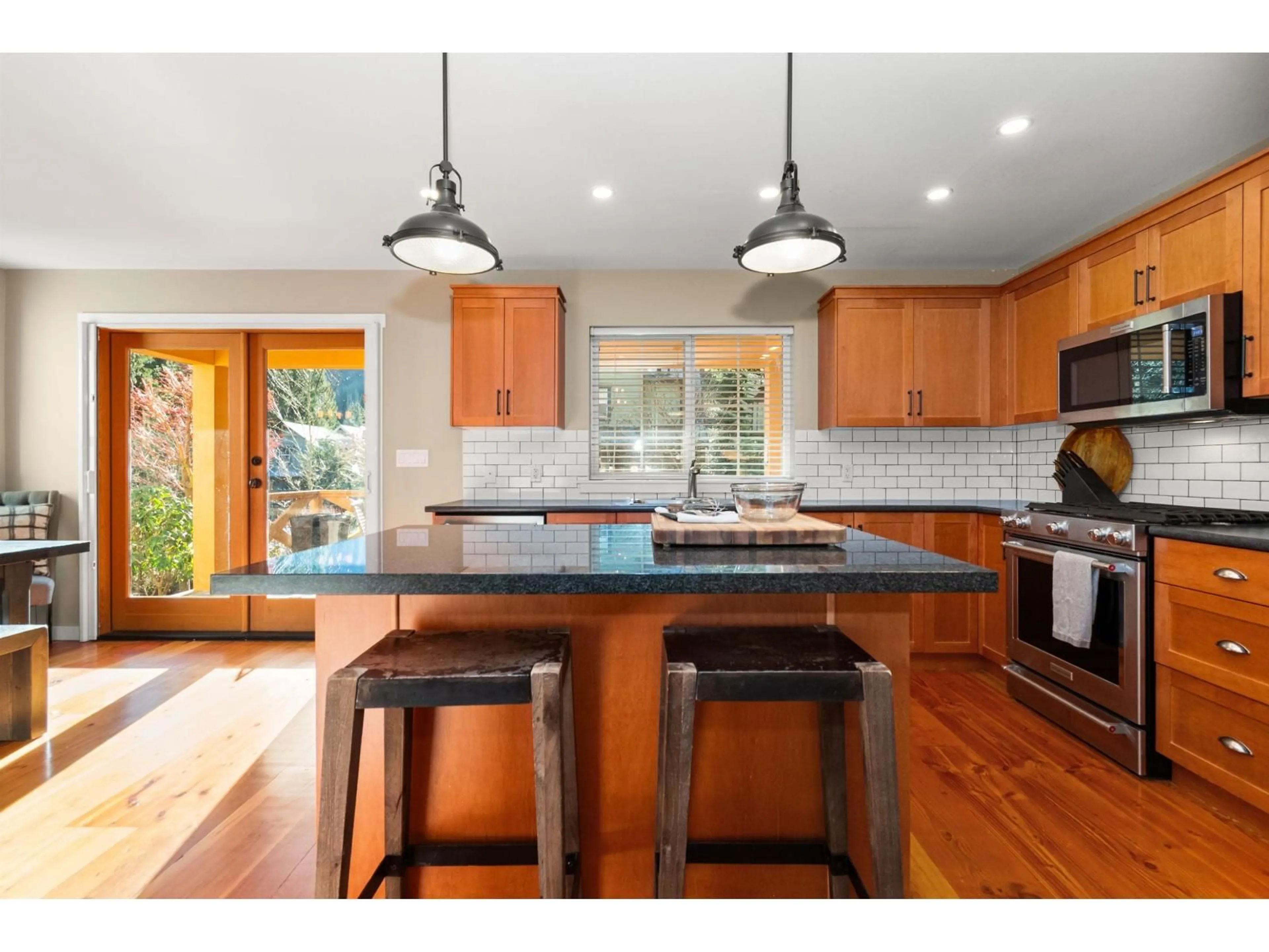 Open concept kitchen, unknown for 1811 WOOD DUCK WAY, Lindell Beach British Columbia V2R0E1