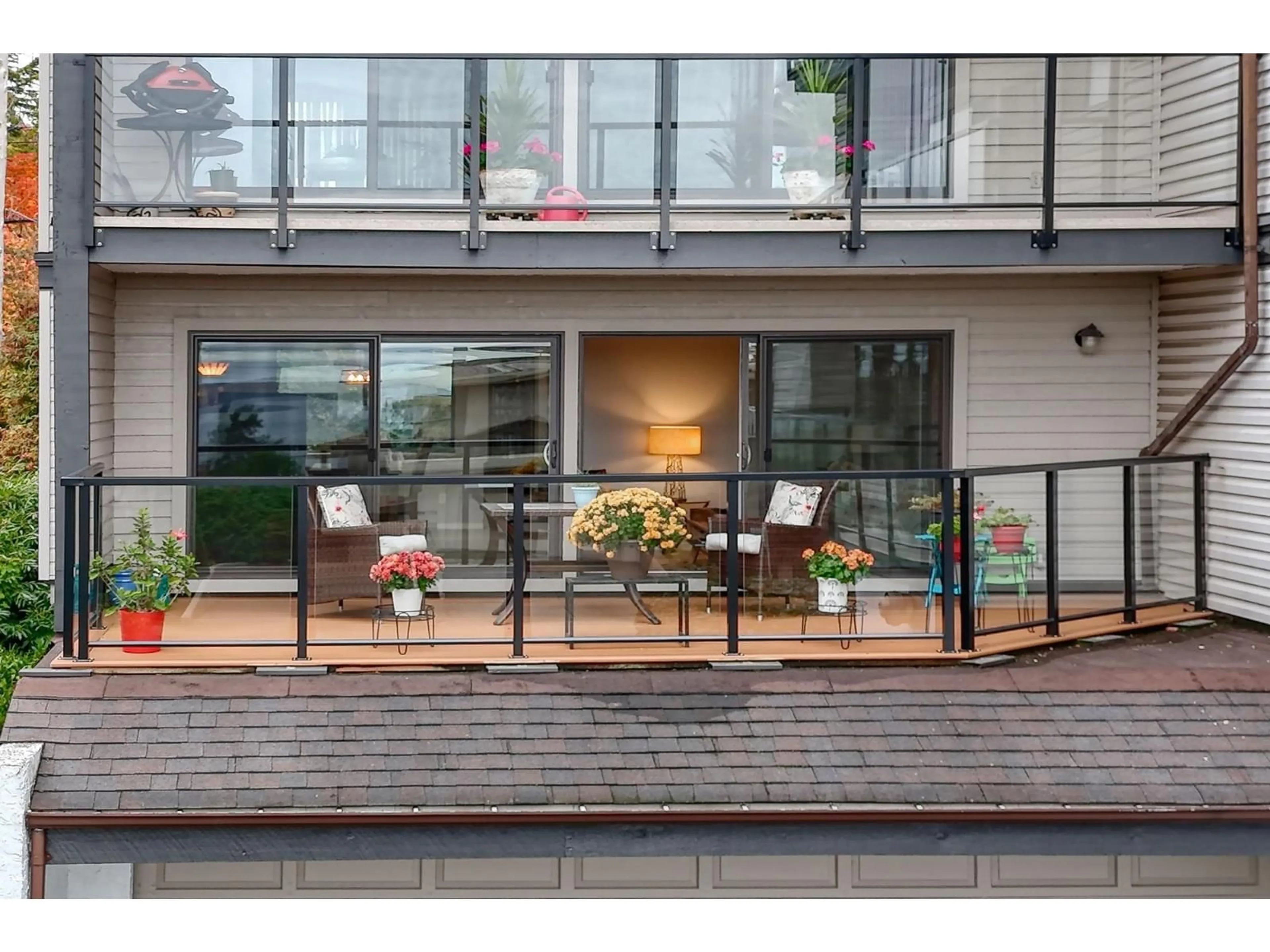 Patio, street for 105 - 15041 PROSPECT AVENUE, White Rock British Columbia V4B2B5