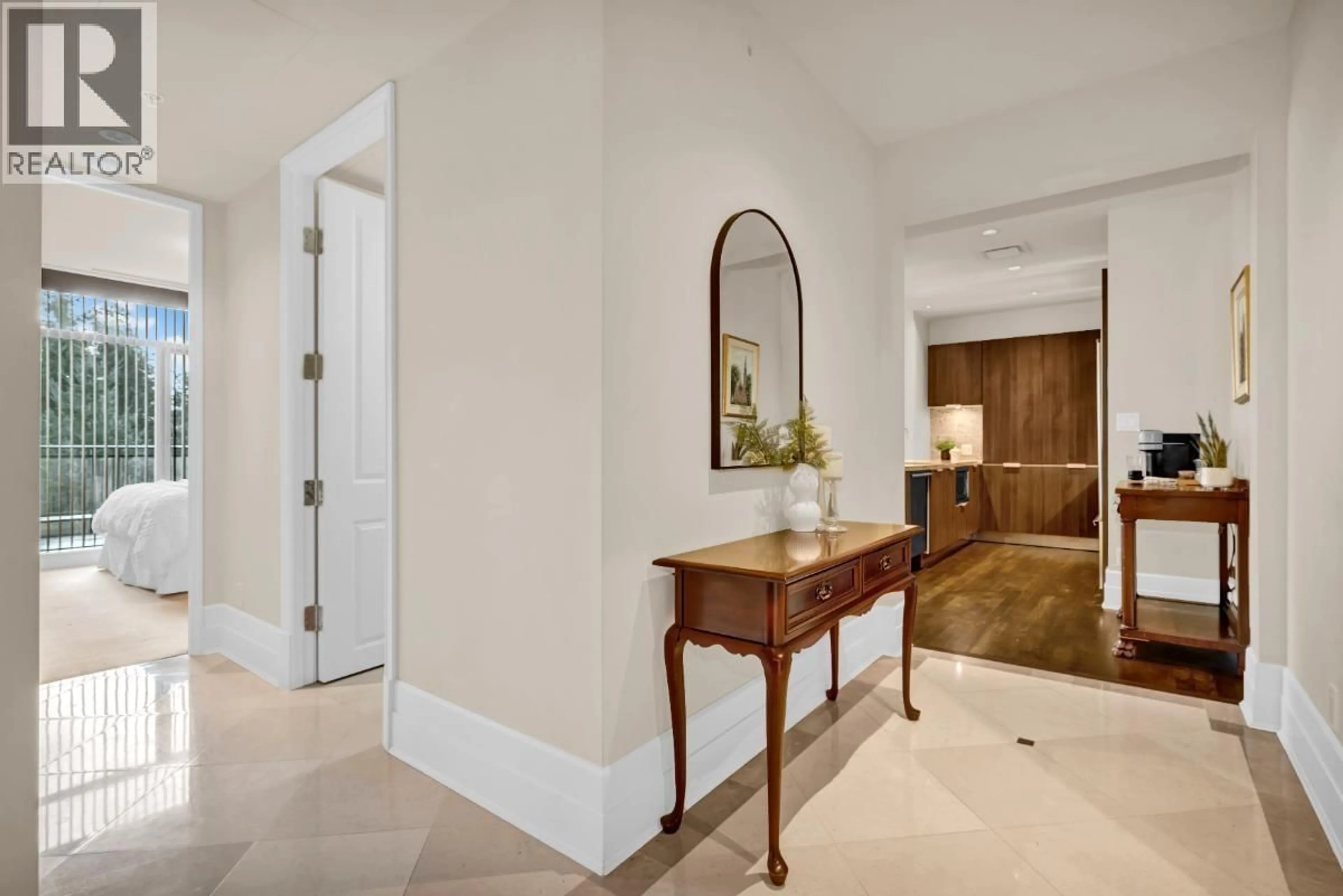 Indoor entryway for 401 - 568 WATERS EDGE CRESCENT, West Vancouver British Columbia V7T0A2